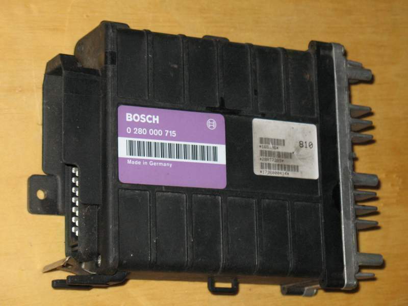 CENTRALINA BOSCH 0280000715 FIAT UNO (146A) 75 1,5 IE Thema 2.0 L -Y10