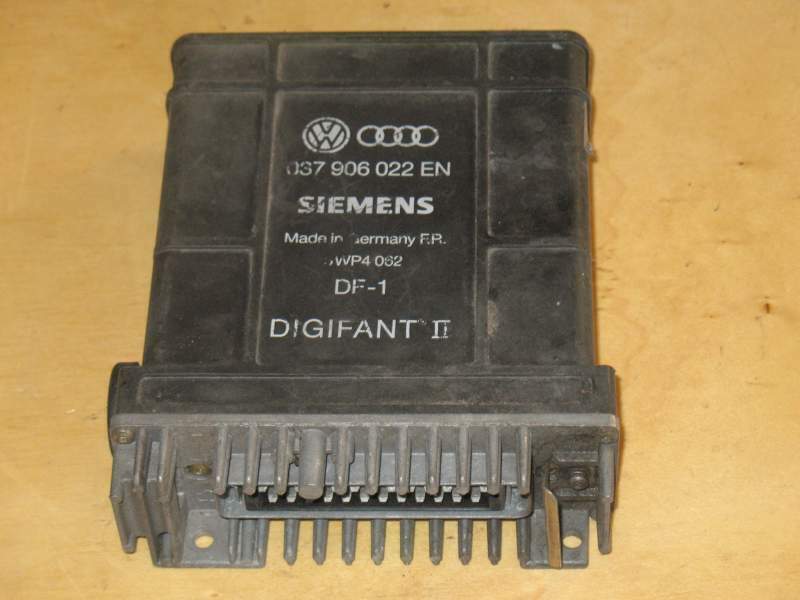 DF-1 Digifant II AUDI A80 1994 2.0 ENGINE ECU 037906022EE EN EE