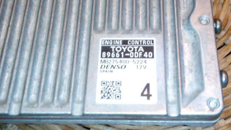 ECU Toyota yaris iniezione 89661-0df40 MB2754005224 4 anno 2012