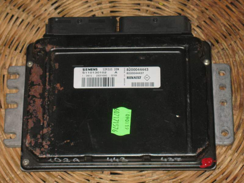 ECU RENAULT TWINGO 1.2 SIEMENS SIRIUS 32N S110130102A 8200044443