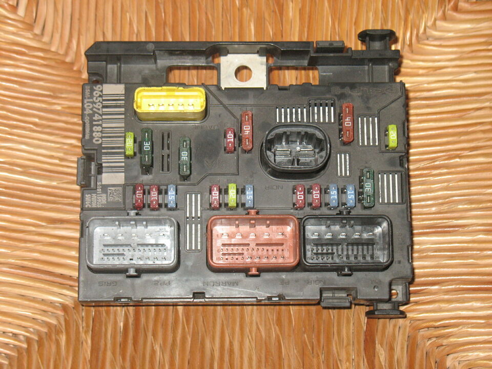 ECU Peugeot 307 2004 1.6 Auto Fuse Box 9659741880 BSM L04