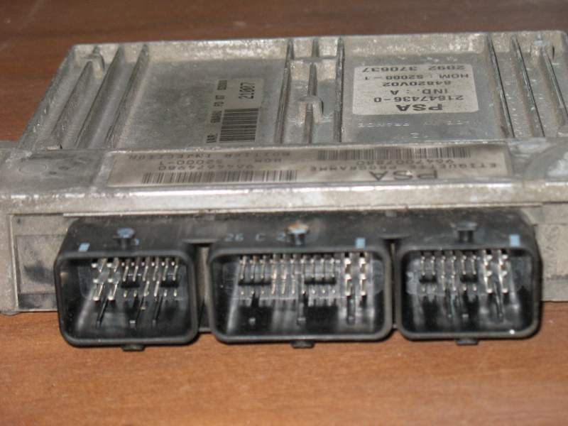 Citroen Picasso 1.8 16v ECU 9647007880 9644674980 S2000-1 S2000