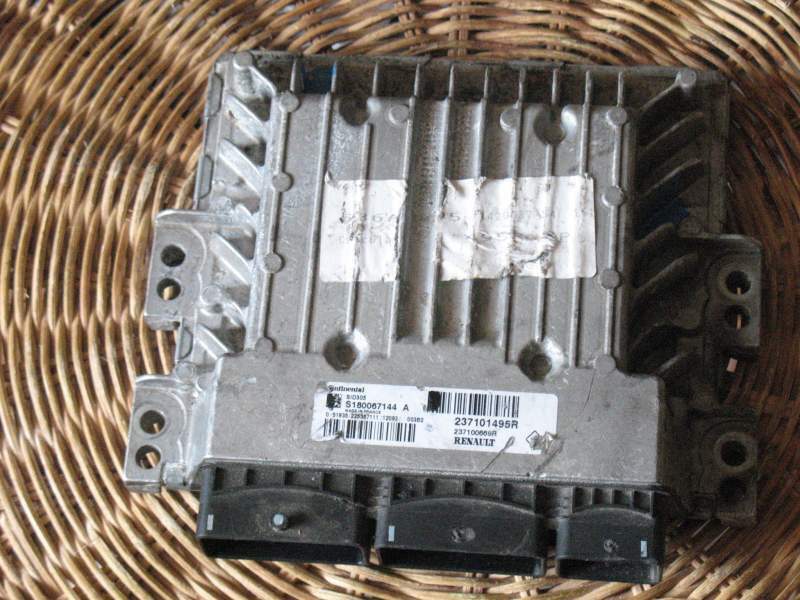 Ecu renault megane 1.5 DCI S180067144A 237101495r 09-12 SID305 CONTINENTAL