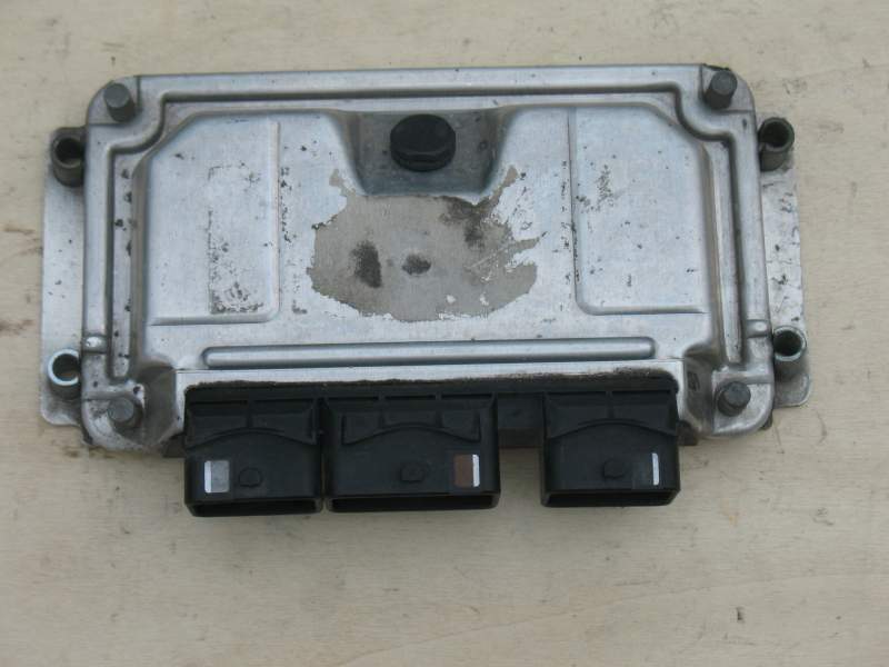 Peugeot 206 1.6i 16V ECU 0261207477 9643218980 ME7 4.4 91