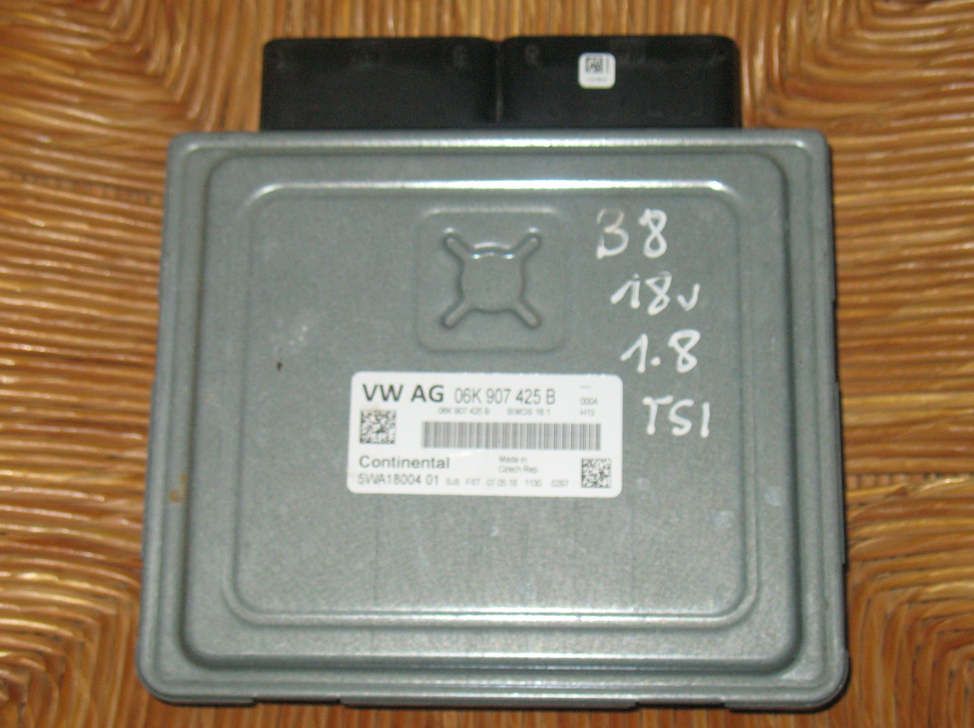 06K907425B Volkswagen Golf VII 2.0 centralina motore Continental 5WA1800401AUDI A3 Limousine (8VS, 8VM) S3 quattro 06K907425B 5WA1800401 8V0906259F BP7853590M57