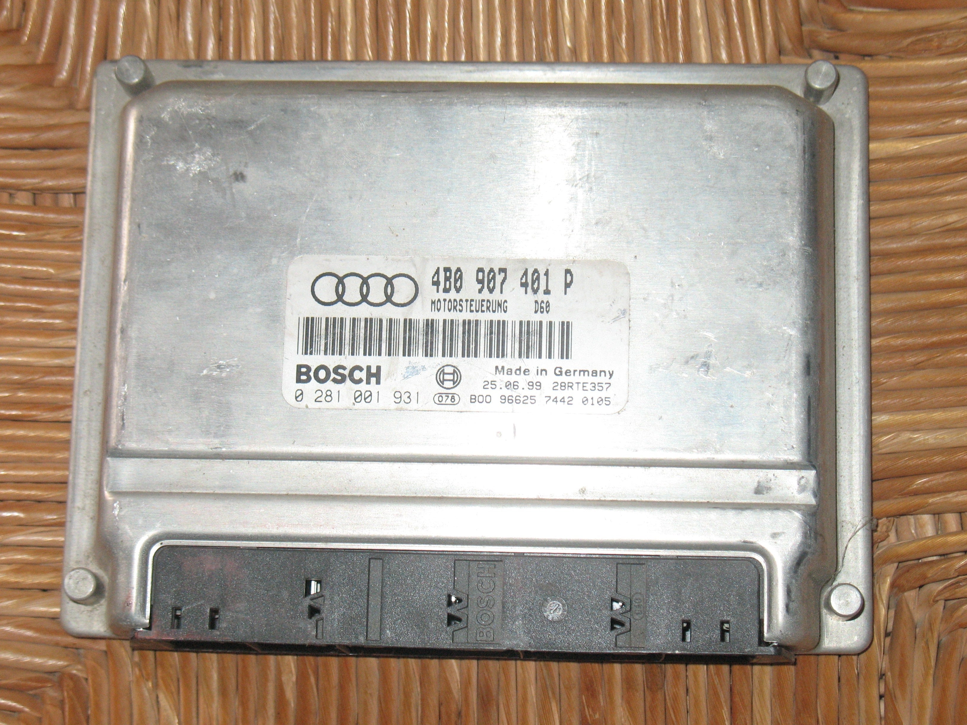 ECU BOSCH 0281001931 AUDI A6 4B 2.5 V6 TDI CAT 4B0907401P Diesel EDC 15M