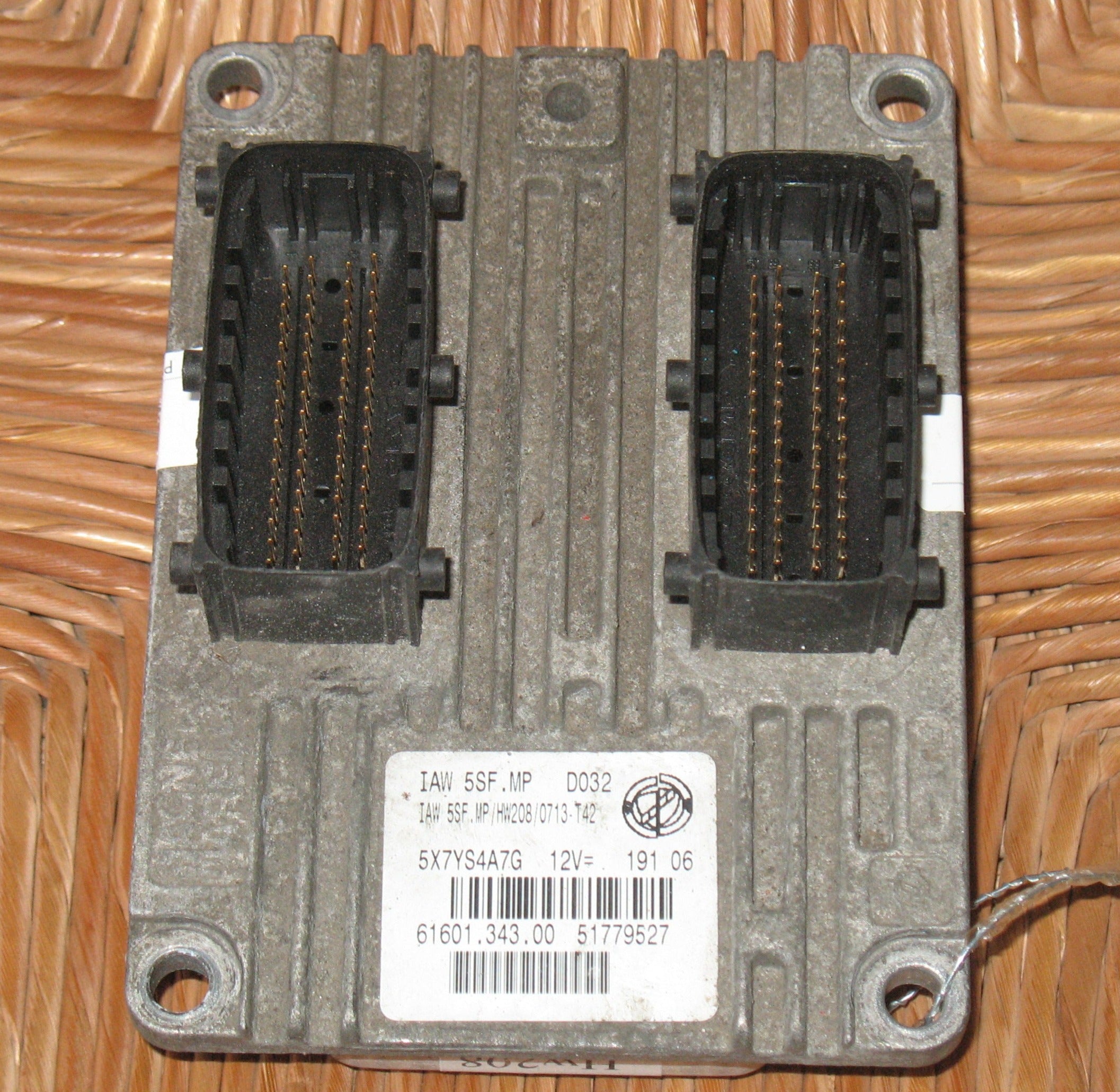 ECU CENTRALINA IAW 5SF.MP 51779527 6160134300. D032 HW208/0713-T42