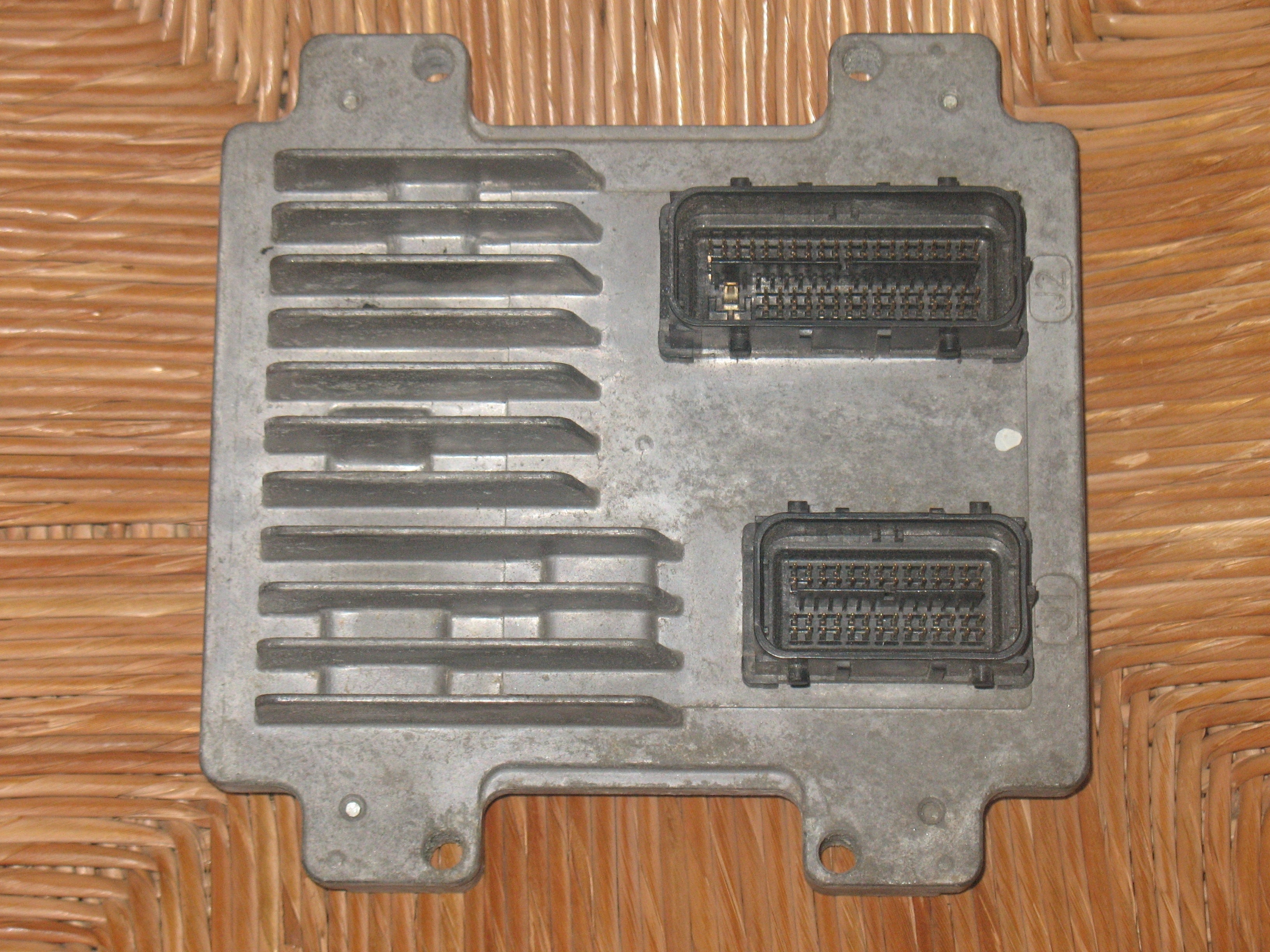 ECU CENTRALINA MOTORE ACDELCO 55485171 12642927 AB27 E83