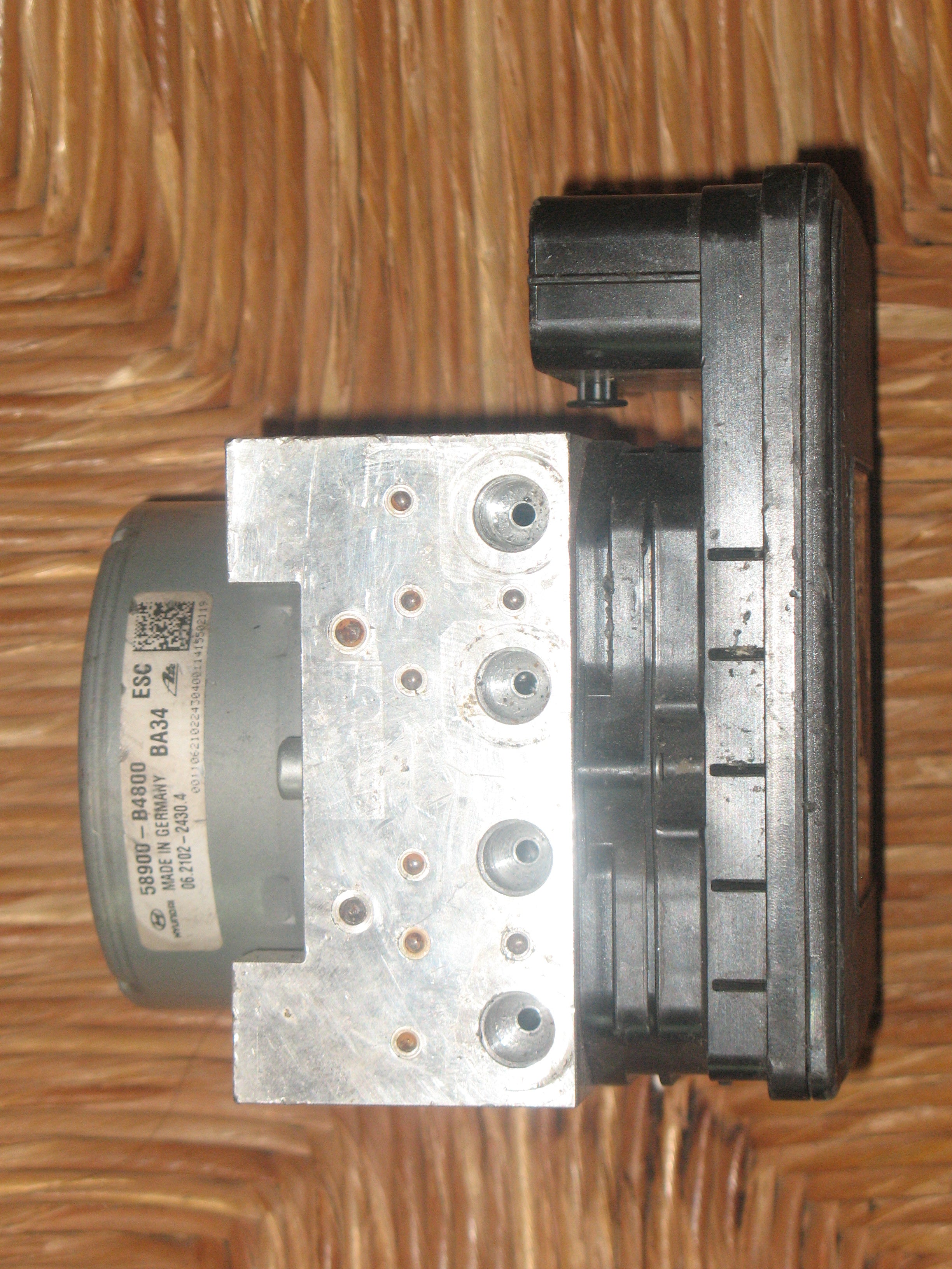 POMPA 58900-b4800 ABS HYUNDAI i10 2° Serie 1000 Benzina (2013) 06210968313 06262132111