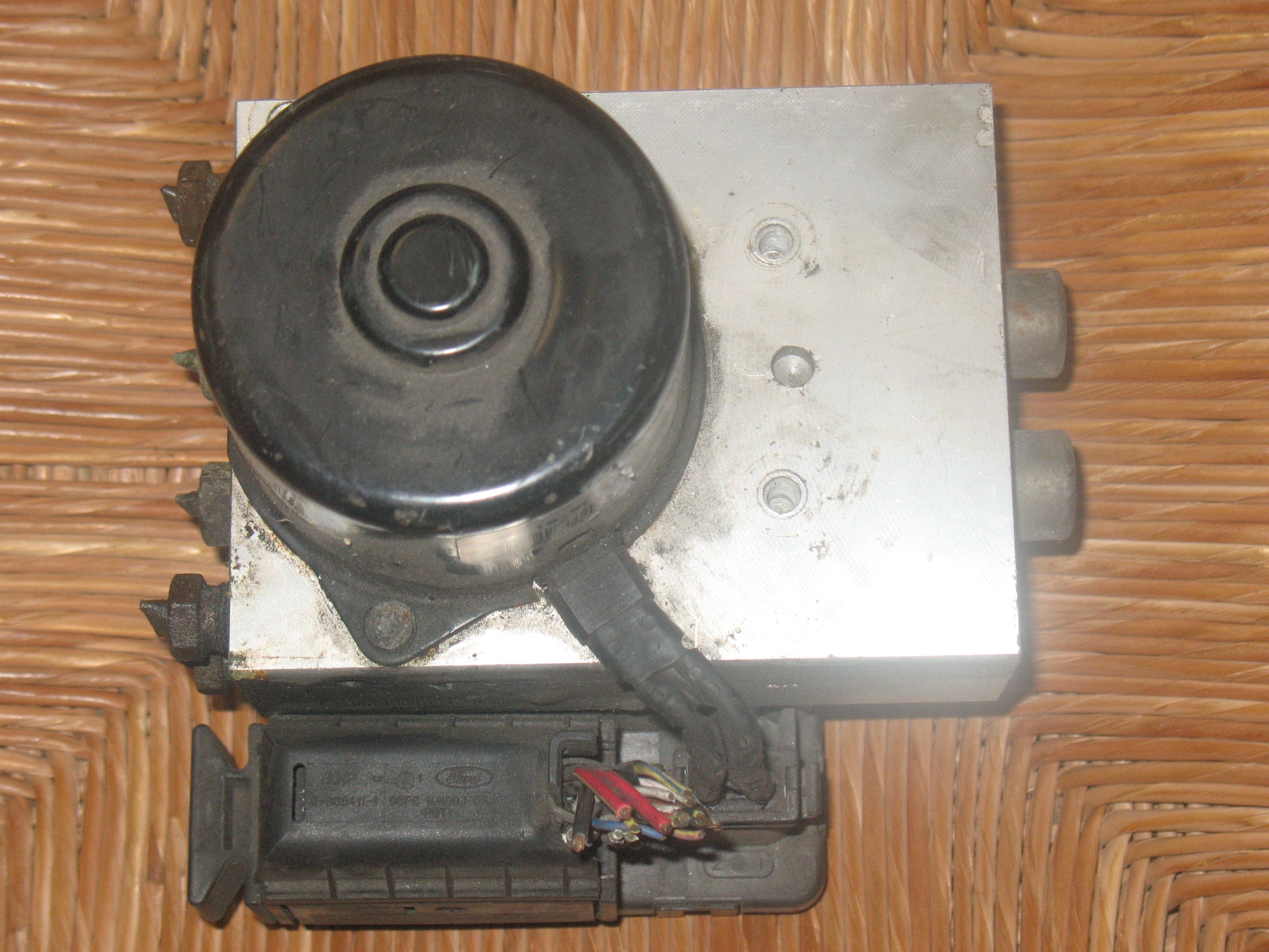 JAGUAR S-TYPE LINCOLN LS ABS OEM 1R83-2C333-AB 1R83-2C333-AB 1R832C333AB