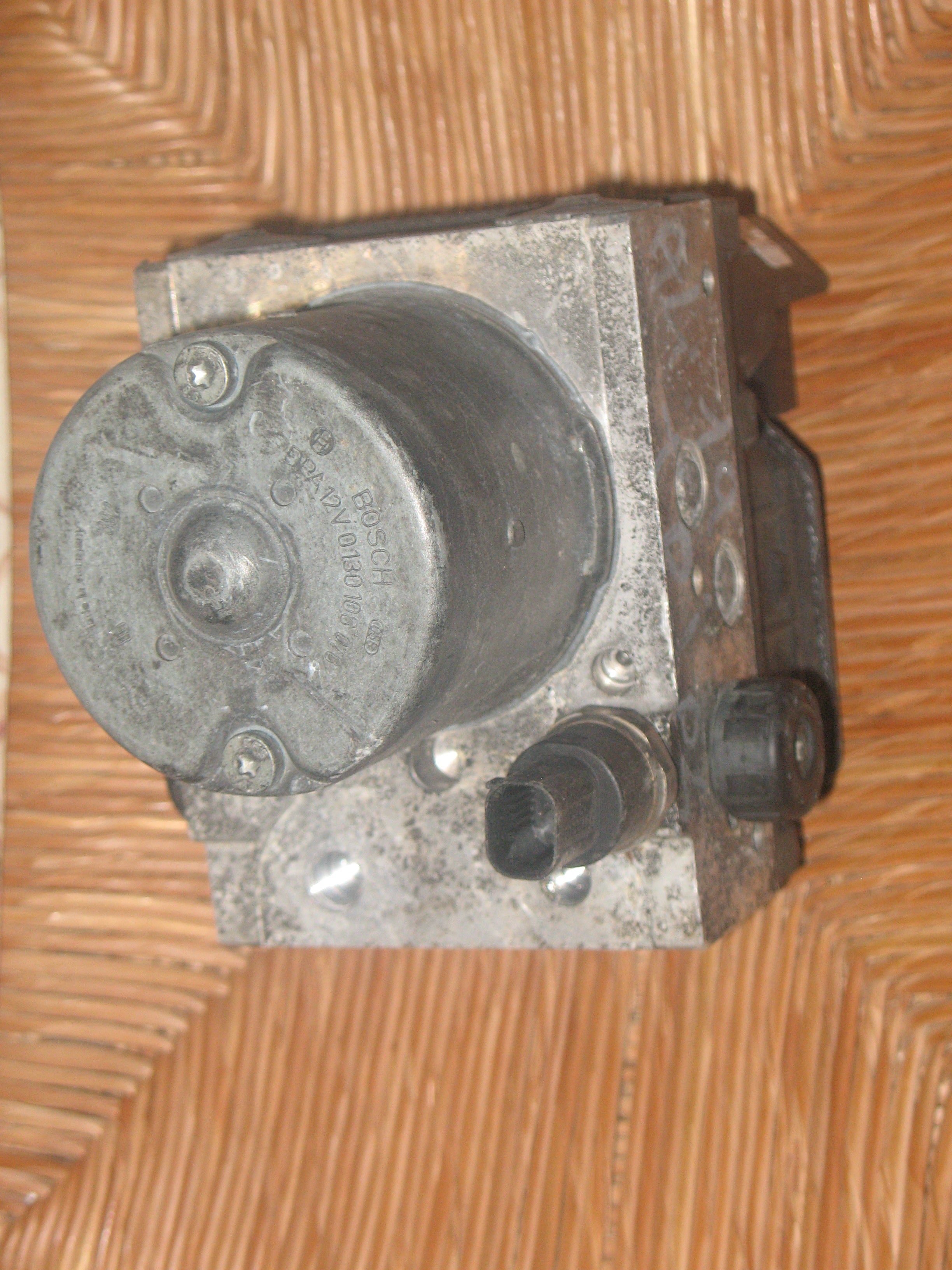 Audi RS6 4.2 ABS OEM 0265950083 Audi RS6  4B0614517AD