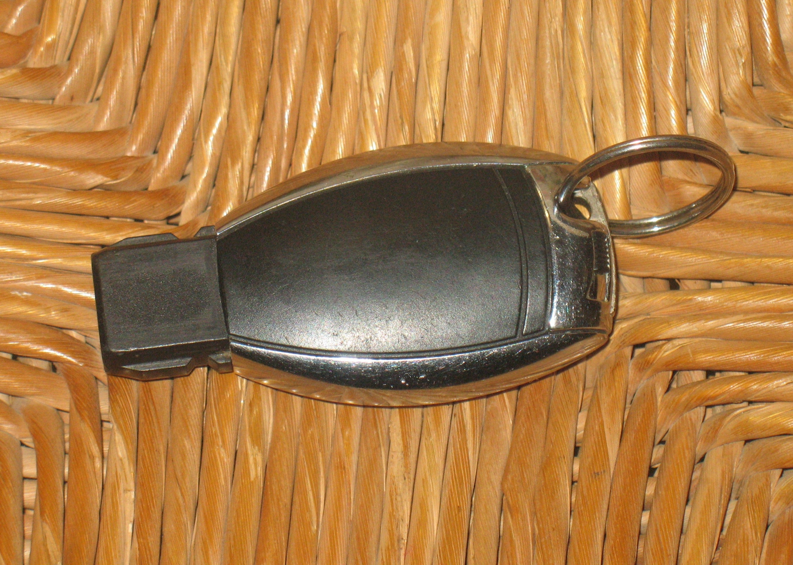 chiave elettronica telecomando MERCEDES BENZ 2001-2015 W212 W204 chiave a 2 tasti W164 W207 W211