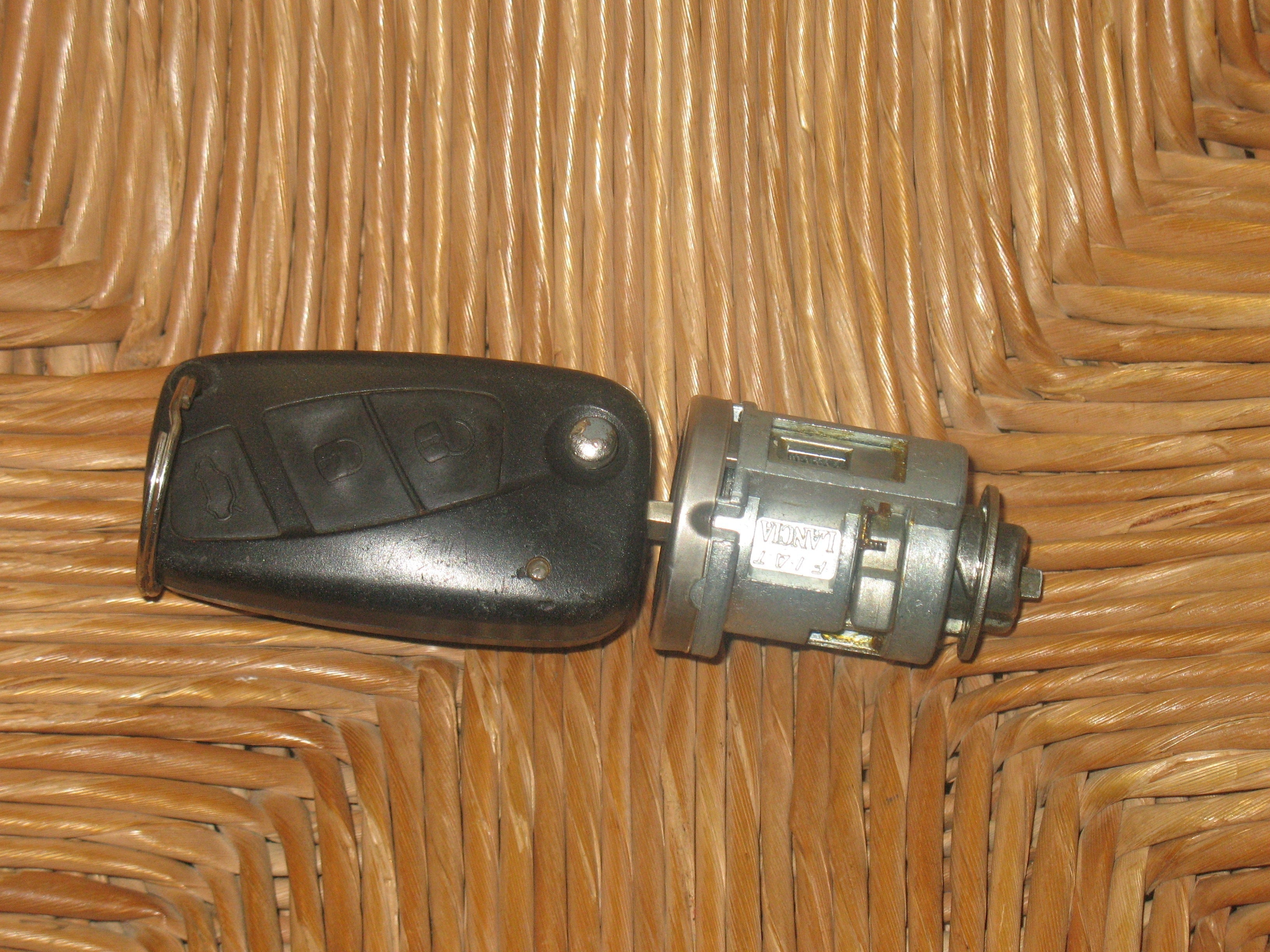 Blocchetto chiave lancia ypsilon con telecomando 1.2 1.4