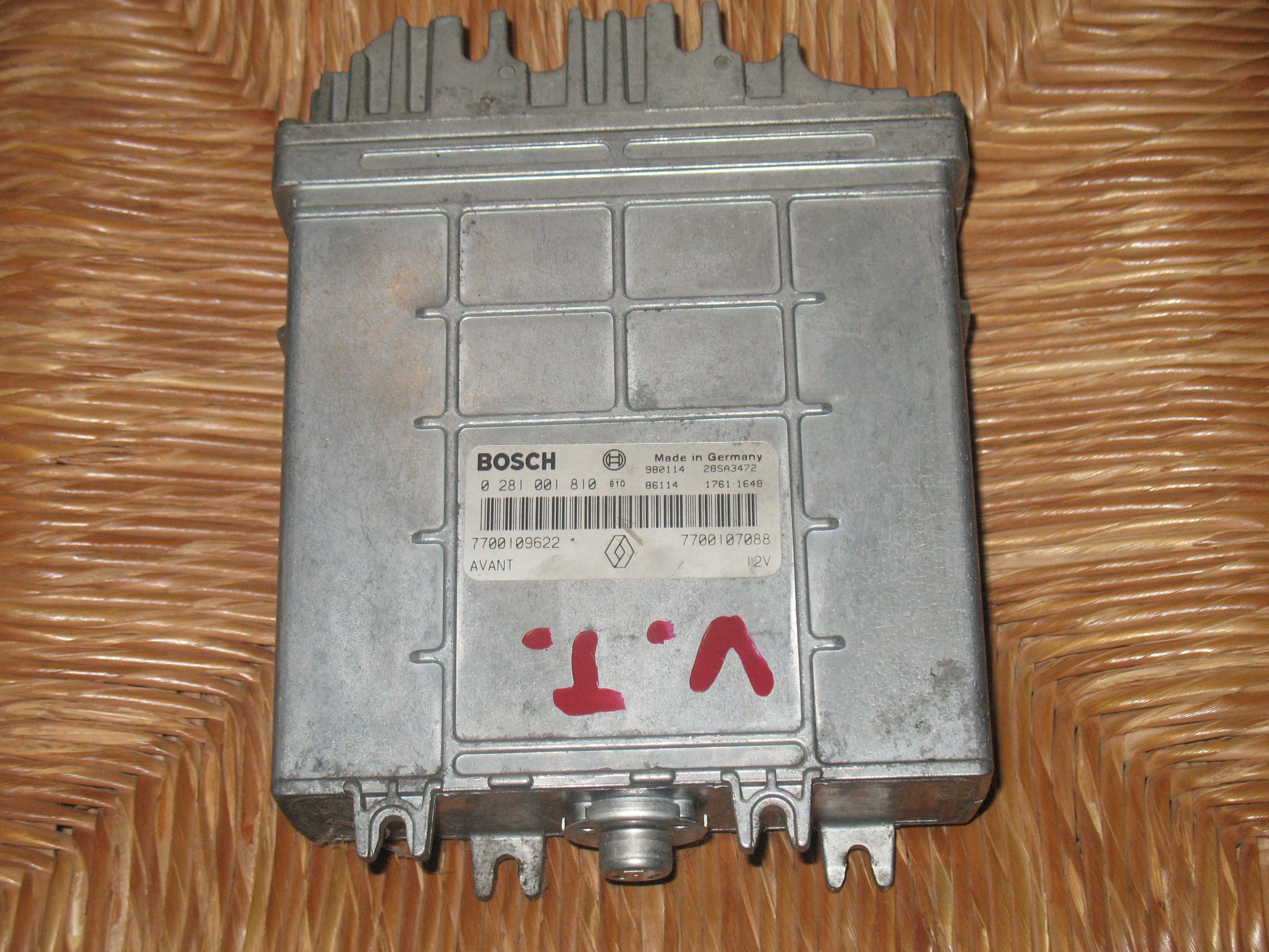 ECU CENTRALINA MOTORE RENAULT MEGANE 1.9 DTI BOSCH 0281001810 HOM 7700107088 770011064