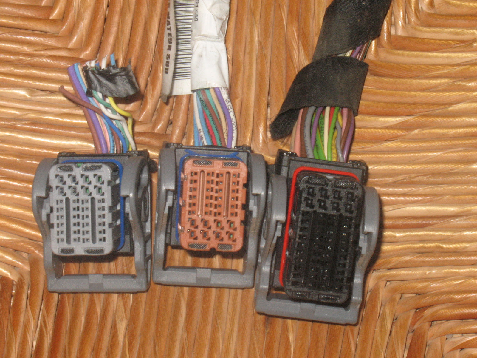 Spinotti PSA CITROEN PEUGEOT 9686360080 6585P9 ECU BSI Valeo BOITE M1 9642409680 73006012