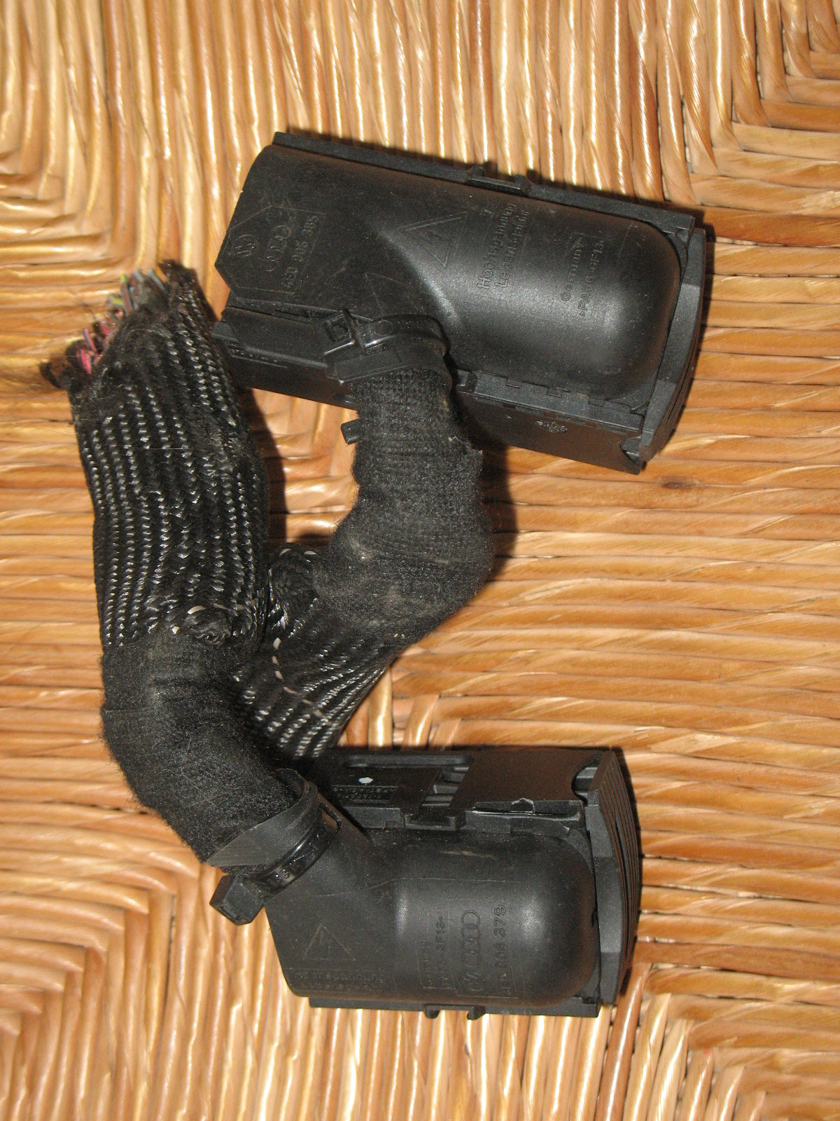 4E0906385 4E0906379 Volkswagen Audi Seat Skoda Connettore Unità Computer Filo Presa