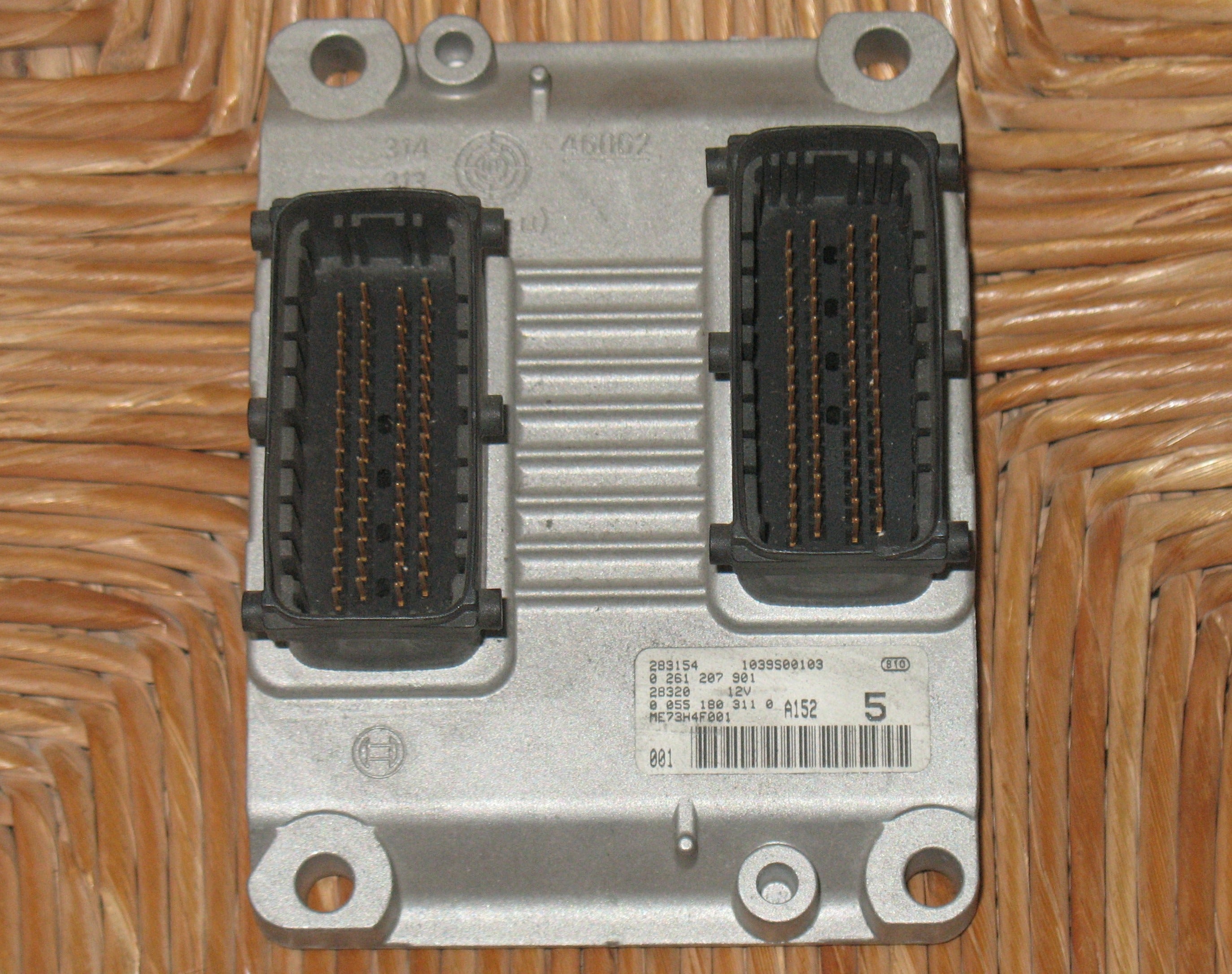 FIAT PUNTO 99-03 1.2 16V ECU 0261207901 55180311 ME 7.3 H4