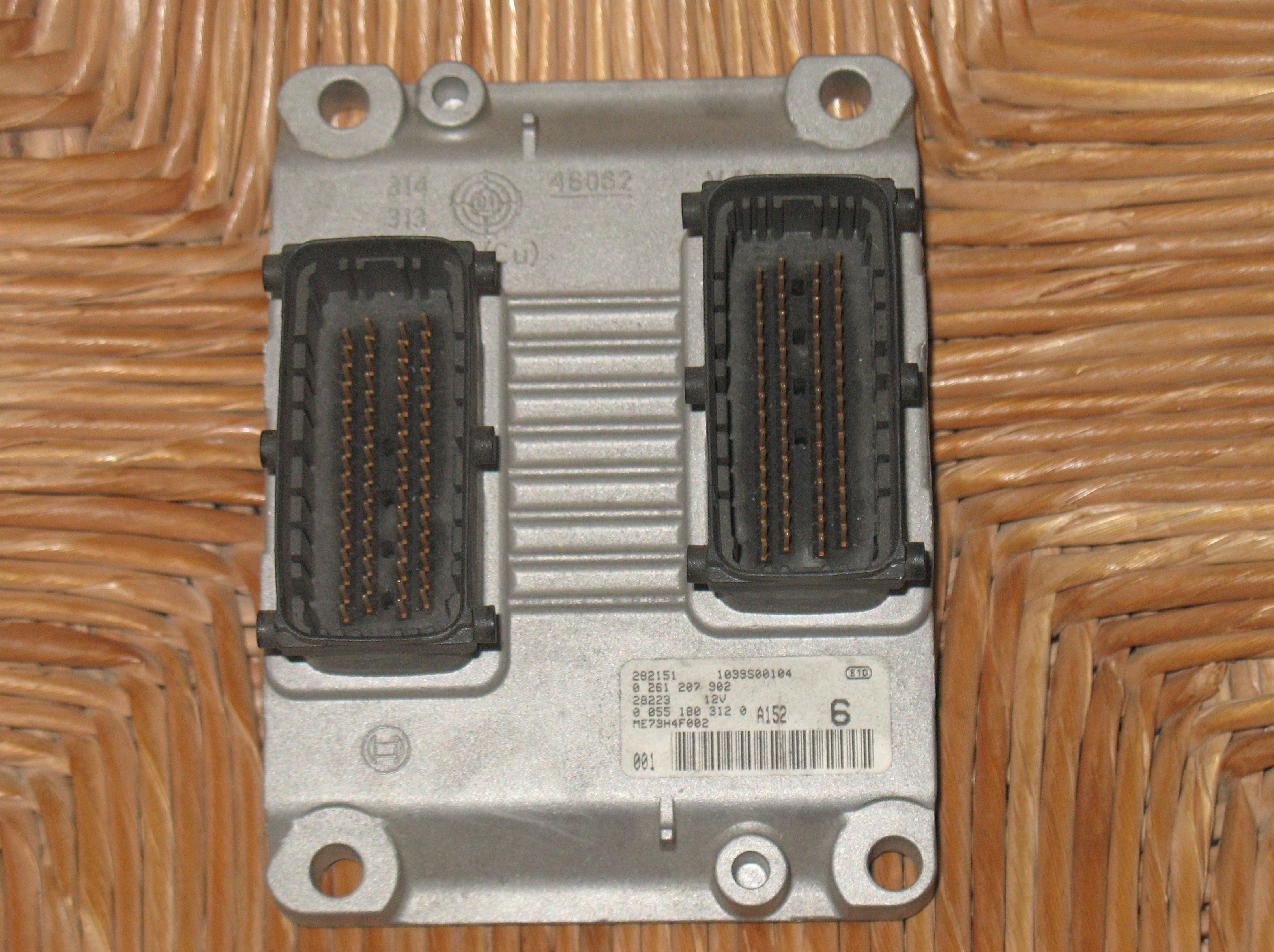 ECU FIAT PUNTO 1.2 16V 0261207902 ME73HF002 1039S00104