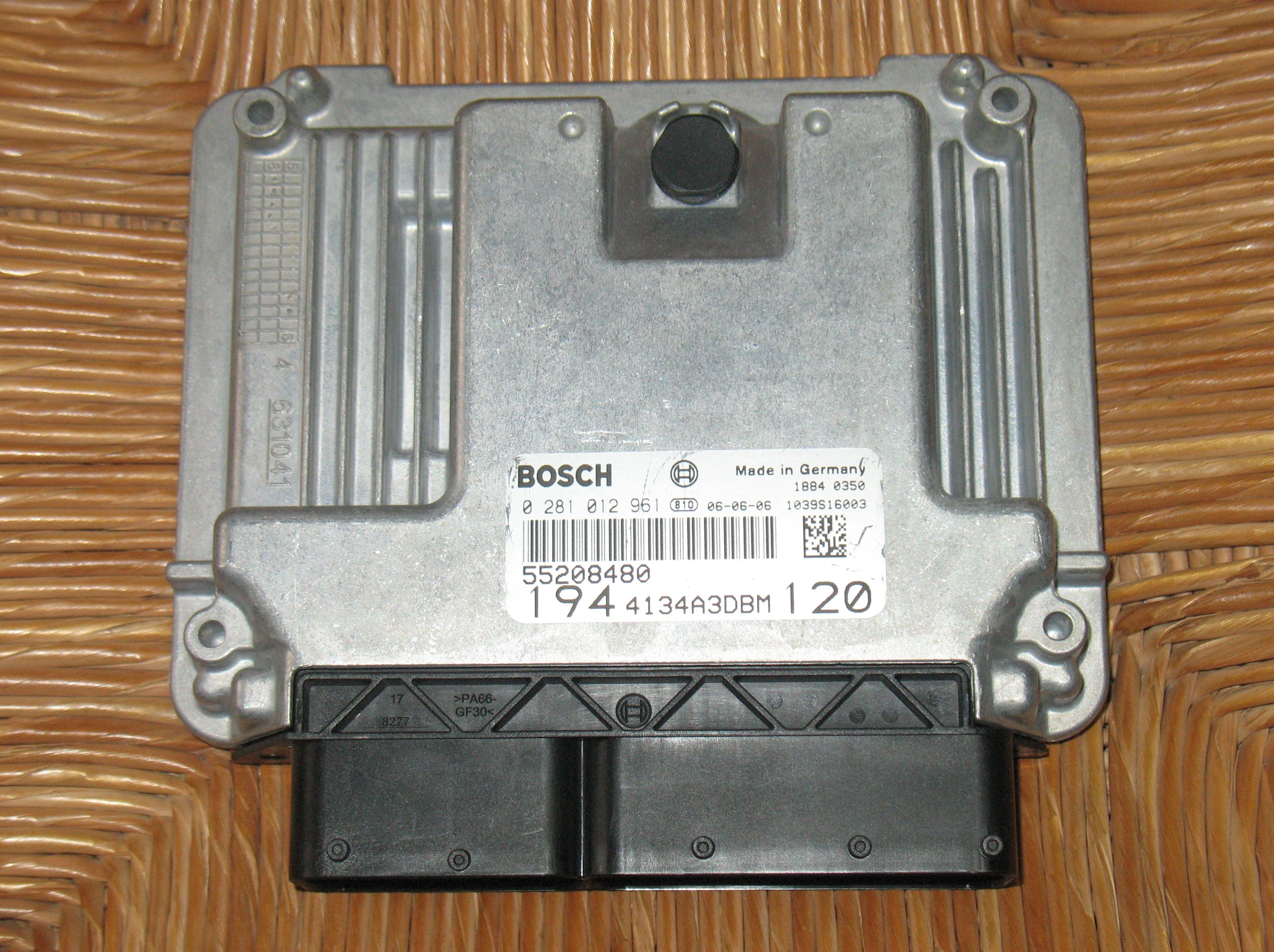 ECU CROMA 1.9 JTD 0281012961 55208480 51854278 EDC 16C39-5.65