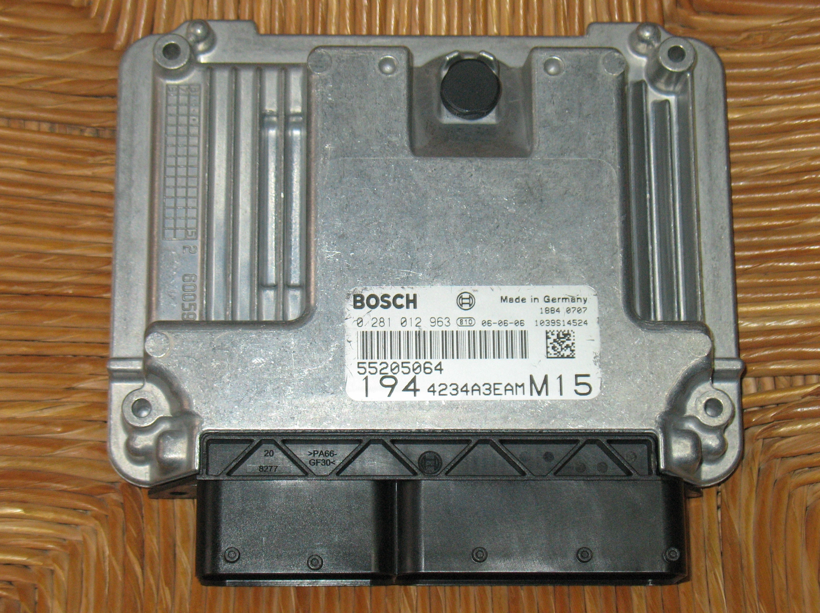 ECU CENTRALINA FIAT CROMA 1.9 JTD 150CV 0281012963 51812902 EDC16C39-5.65