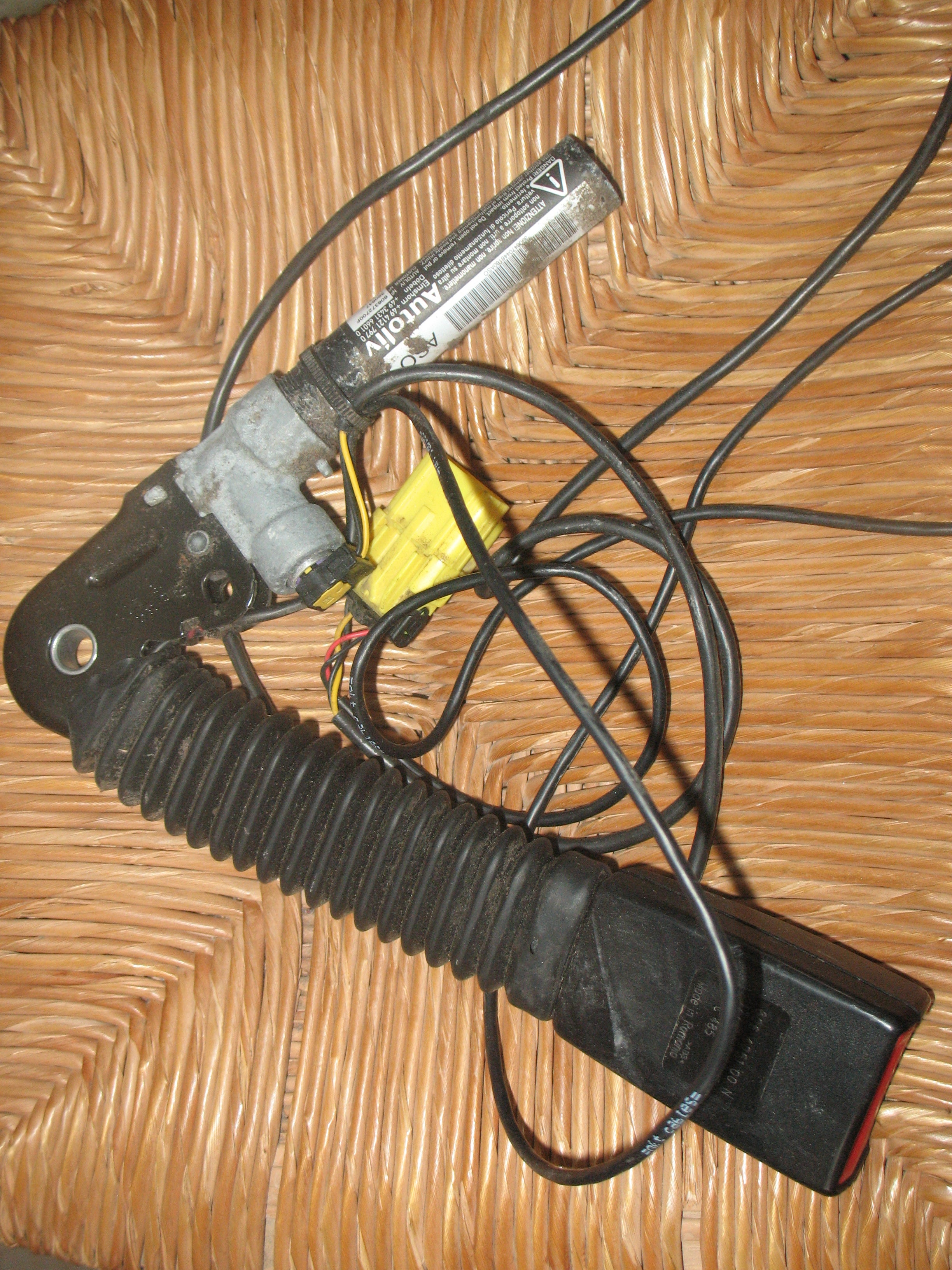 Fiat Ducato Fibbia della cintura di sicurezza anteriore 606406100N