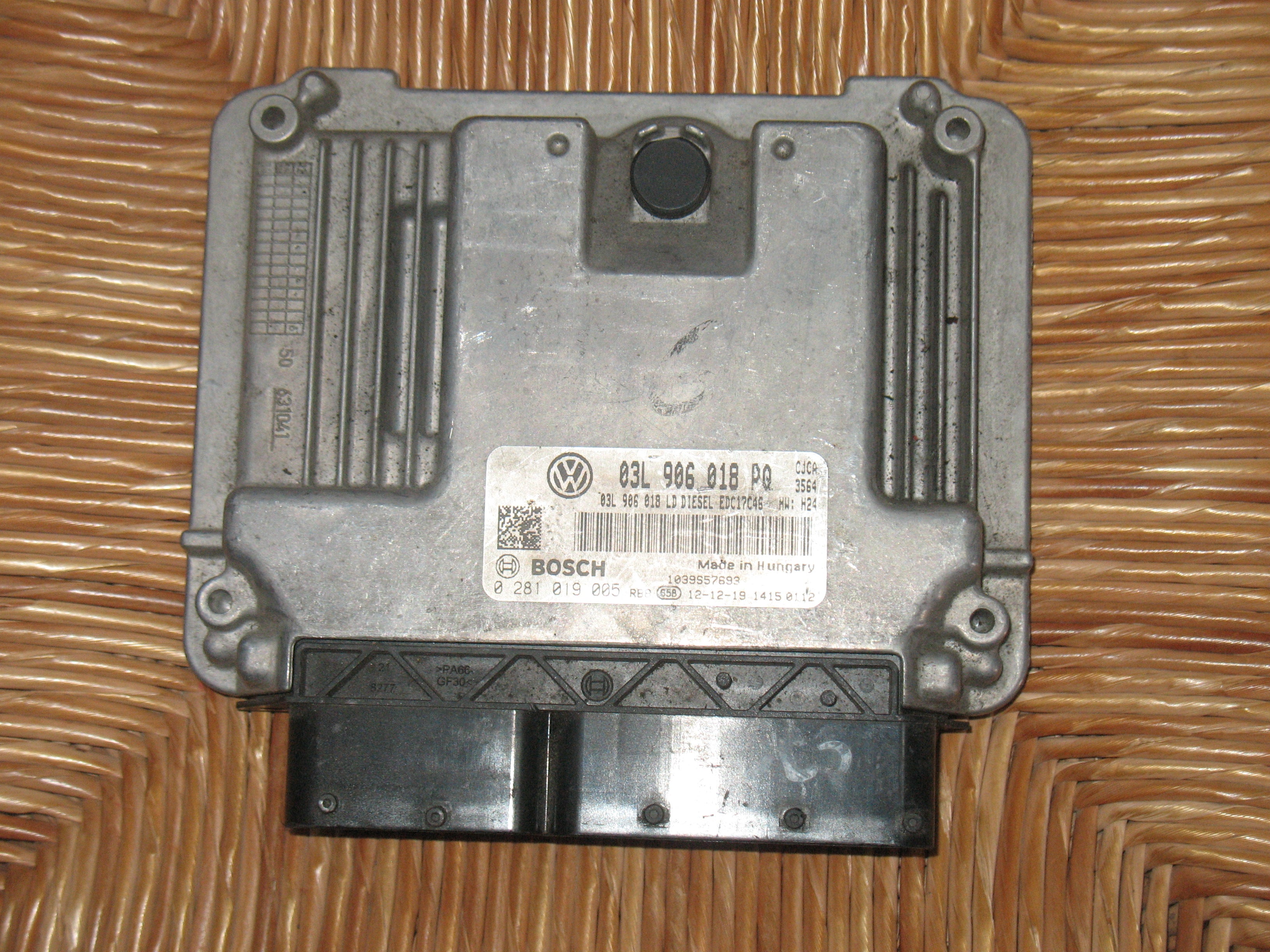 Seat Exeo Turbo diesel 143hp 105kW 2.0 CJCA EDC17C46 1037525517 03L906018PQ 9978 0281019005