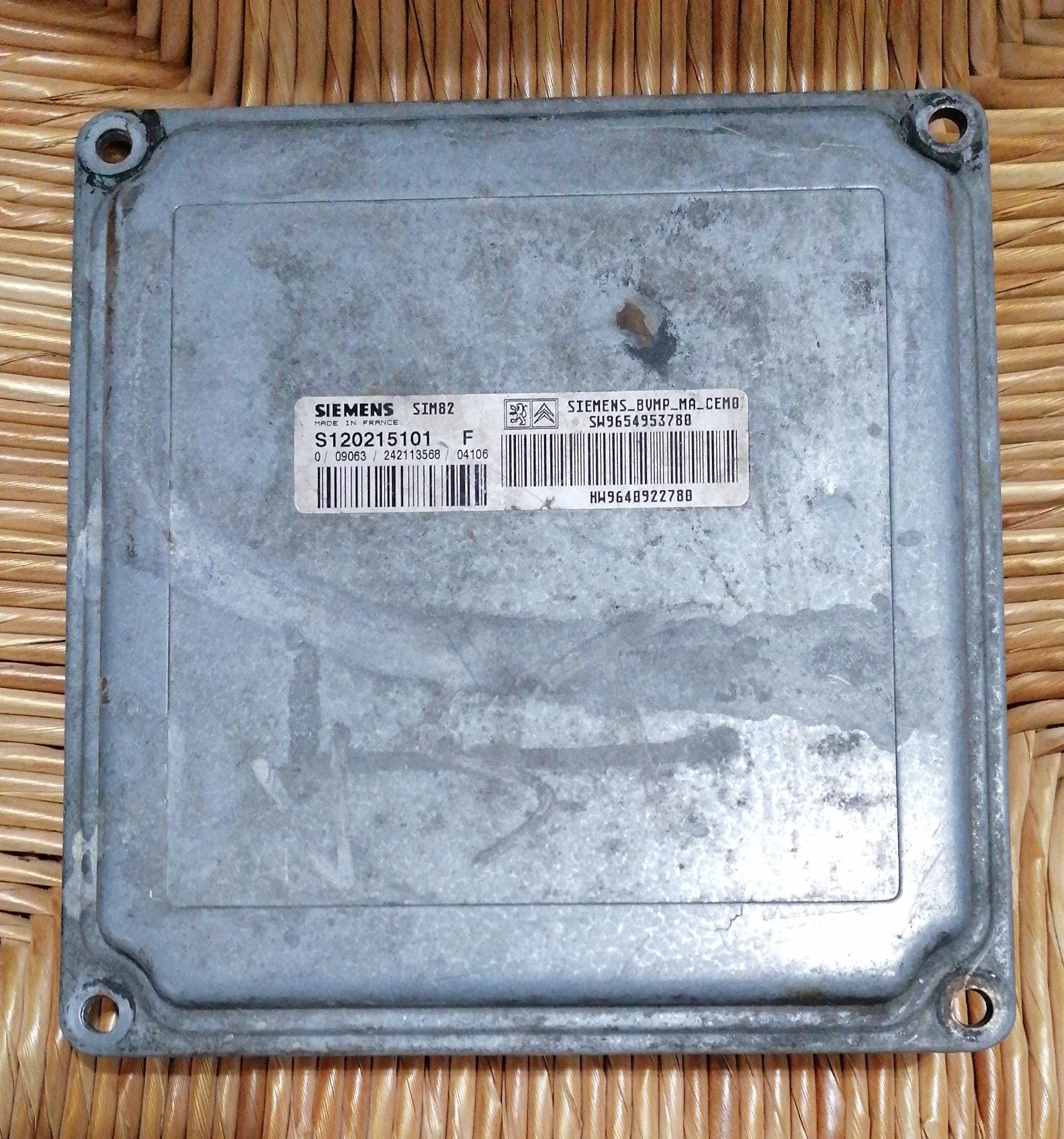 ECU CAMBIO C2-C3 S120215101F SW 9654953780 HW 9640922780