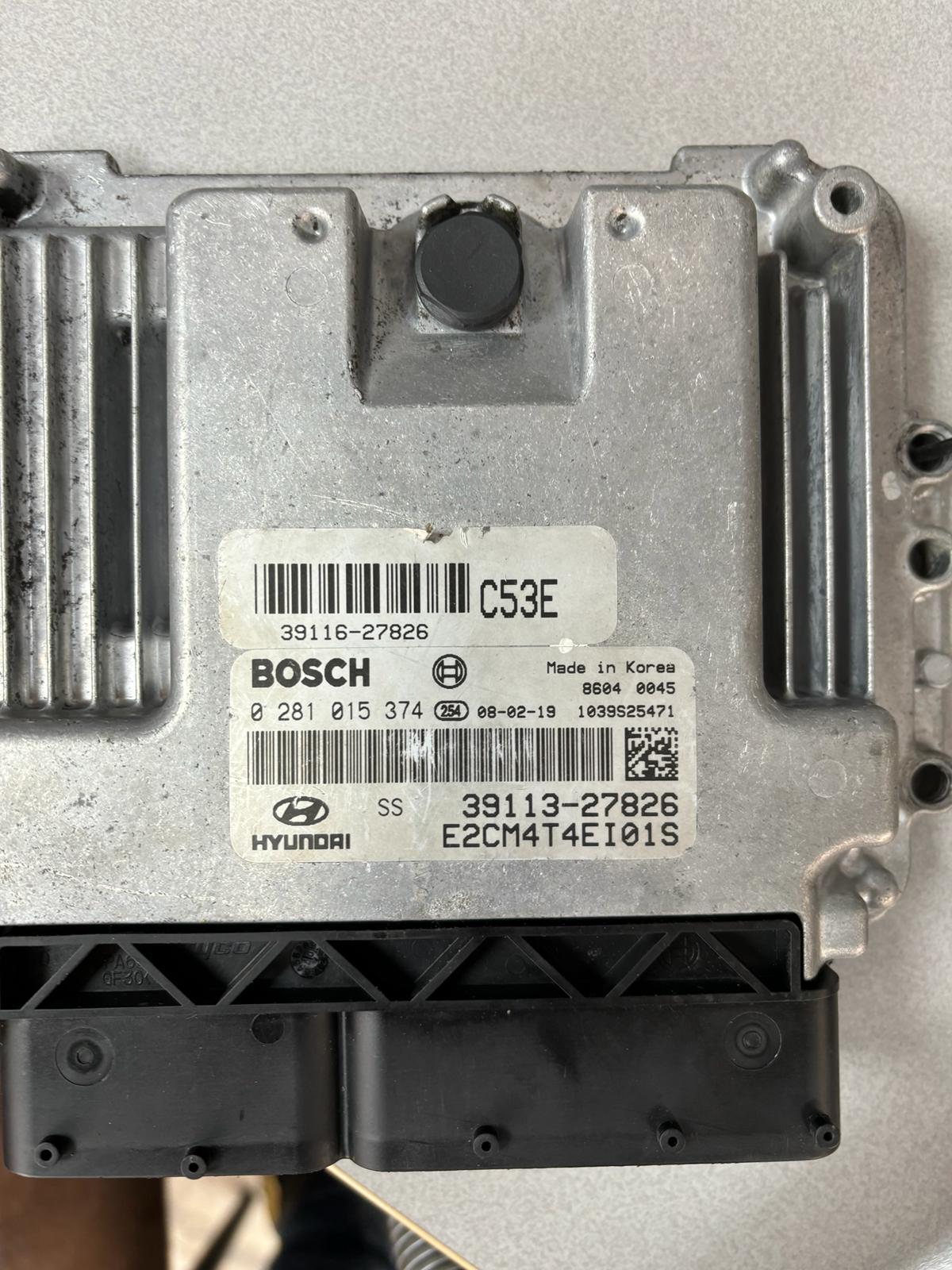 HYUNDAI i30 ecu D4FB EDC16C39 - 0281015244 / 39105-2A765