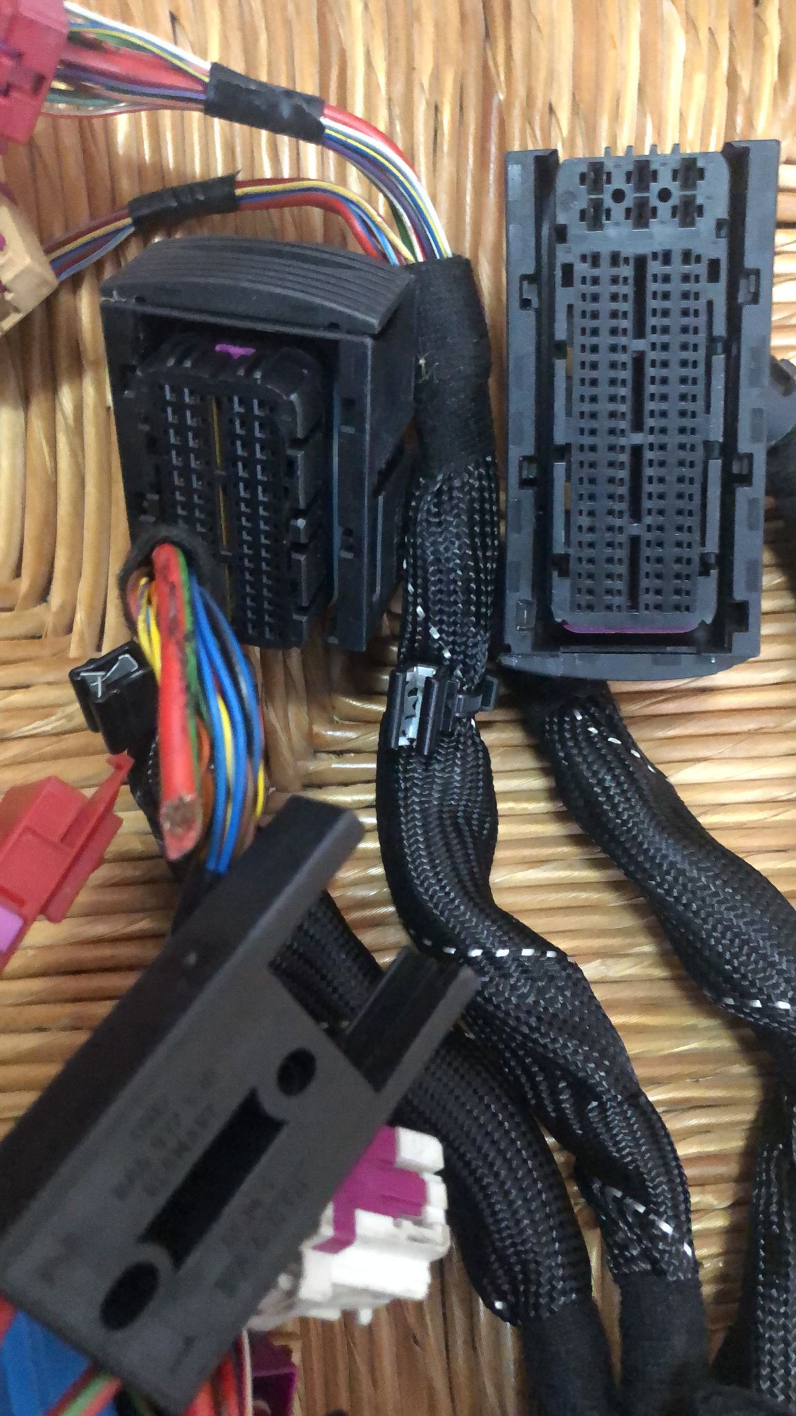 spinotti 4E0906385 4E0906379 Volkswagen Audi Seat Skoda Connettore Unità Computer Filo Presa