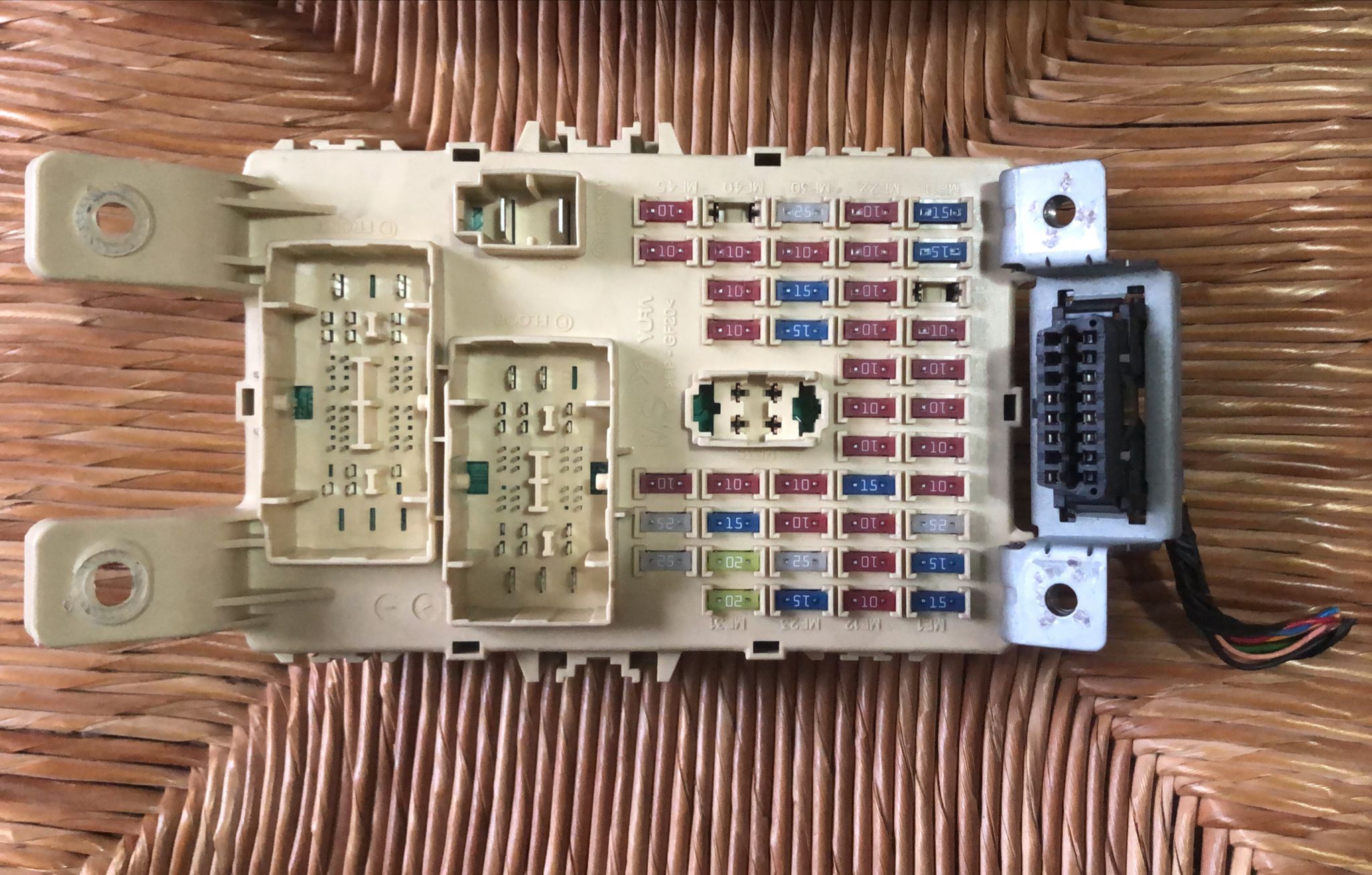 CENTRALINA PORTA FUSIBILI KIA Venga 1° Serie 91950-1K530 D4FC diesel 1396