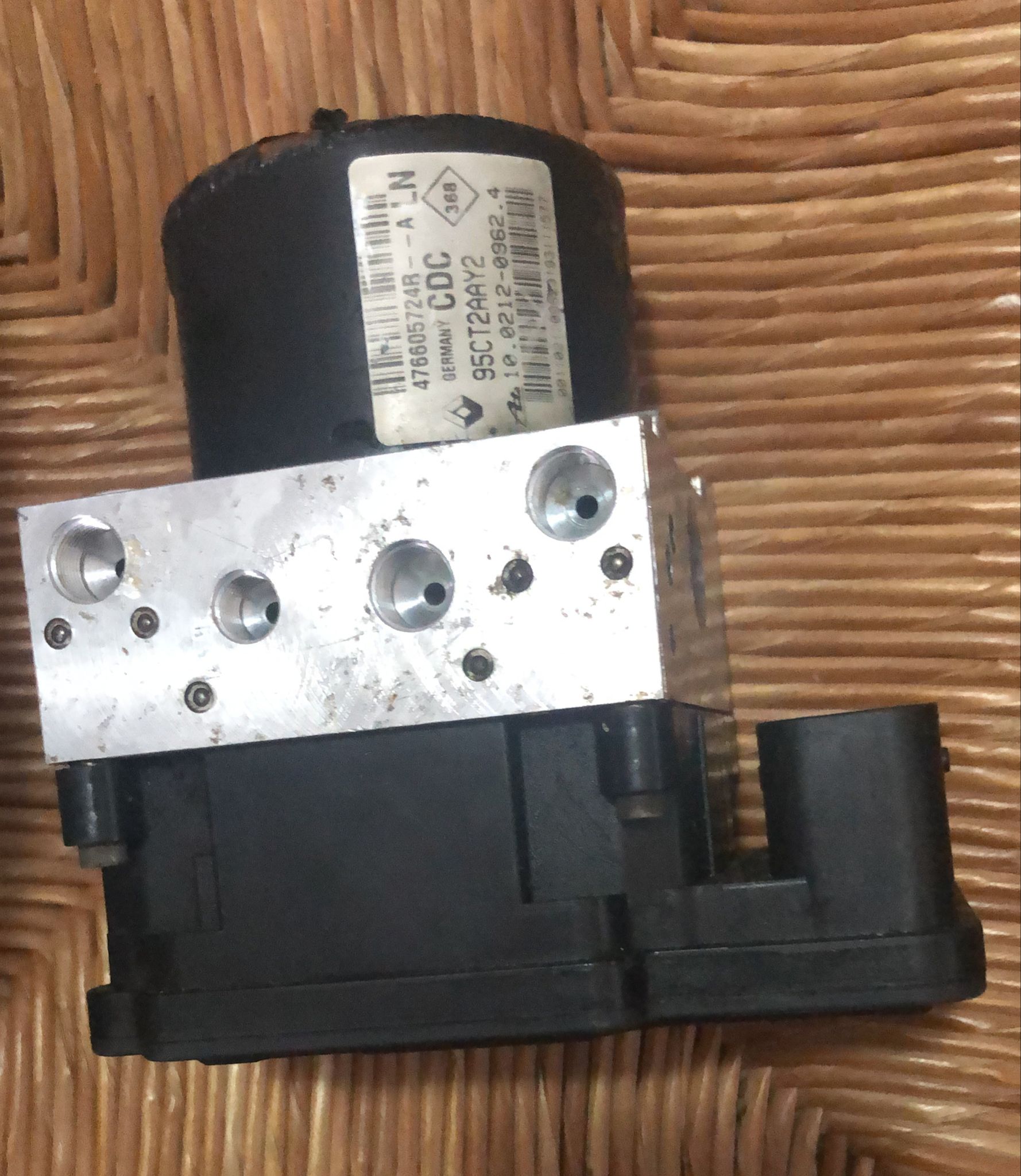 POMPA ABS 476605724R 95CT2AAY2 RENAULT SCENIC 3 1.5 DCI