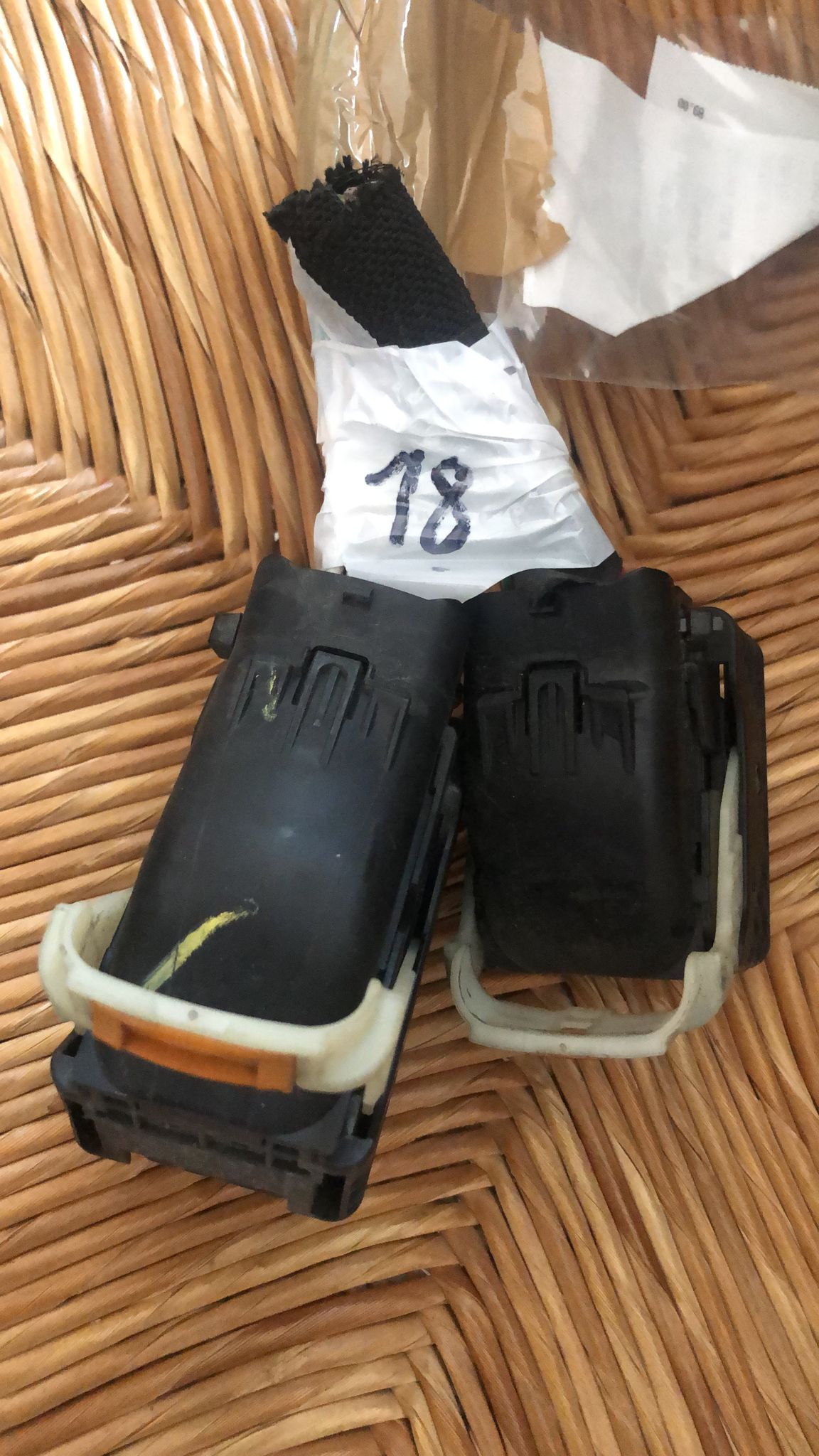 34853012100 348530121 00 34854111313 348541113 13 Connettori per ecu OPEL CORSA F 1.2 (68) 9830510980 A3C0177940001