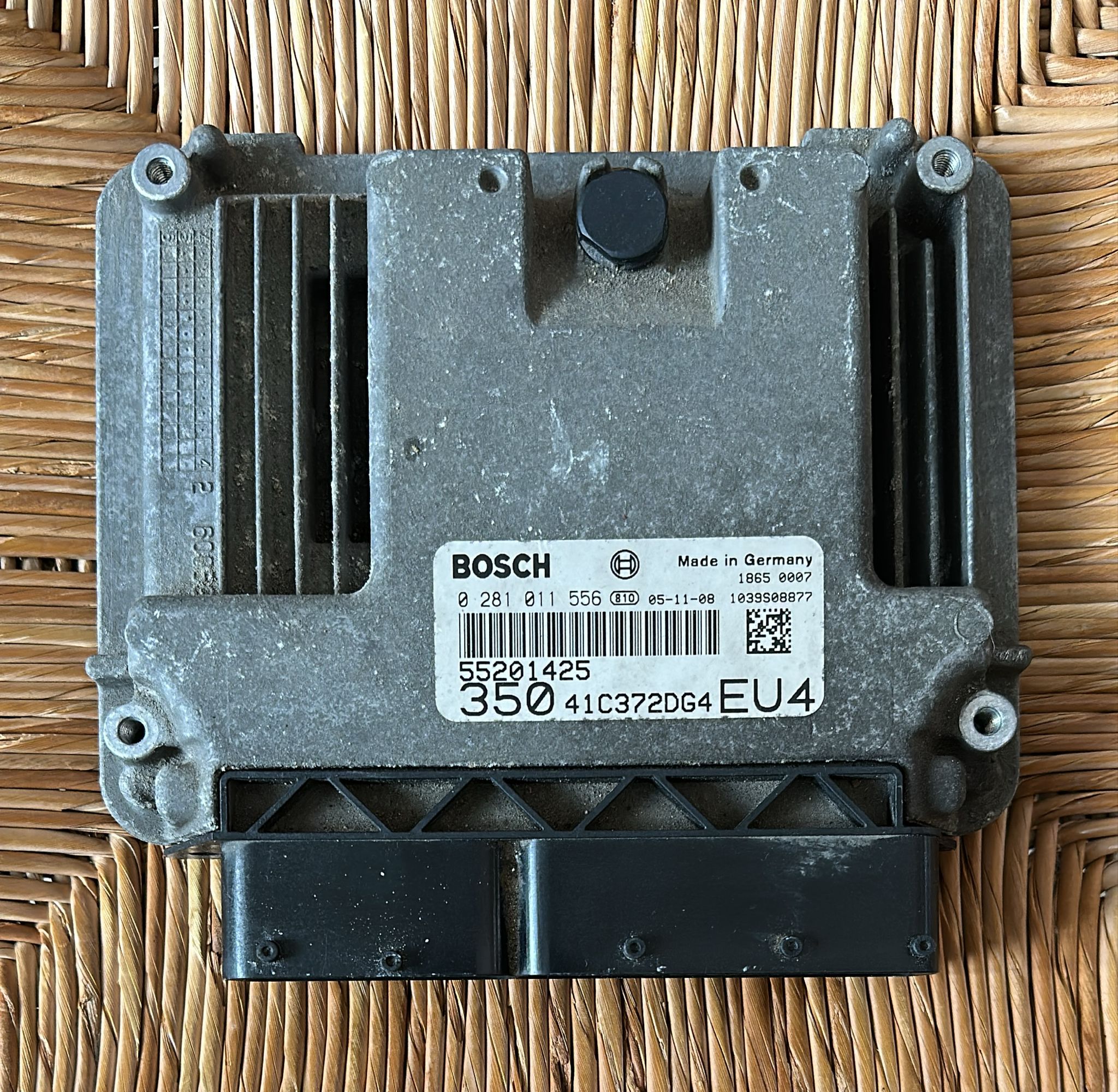 0281011556 BOSCH EDC16C9 55201425 CENTRALINA MOTORE IDEA MUSA 350 1.9 MJET 74 KW