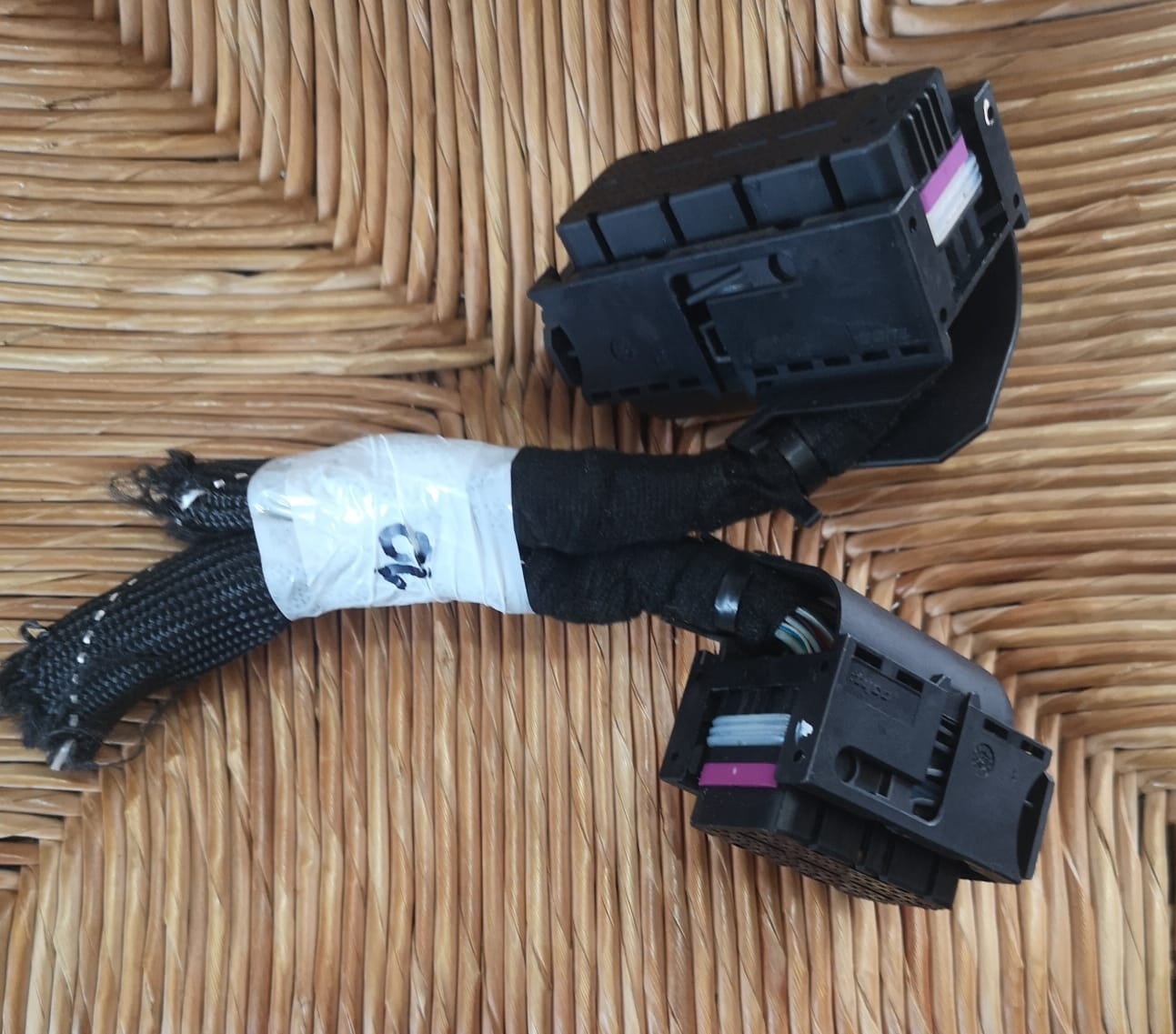 4E0906385 4E0906379 Volkswagen Audi Seat Skoda Connettore Unità Computer Filo Presa