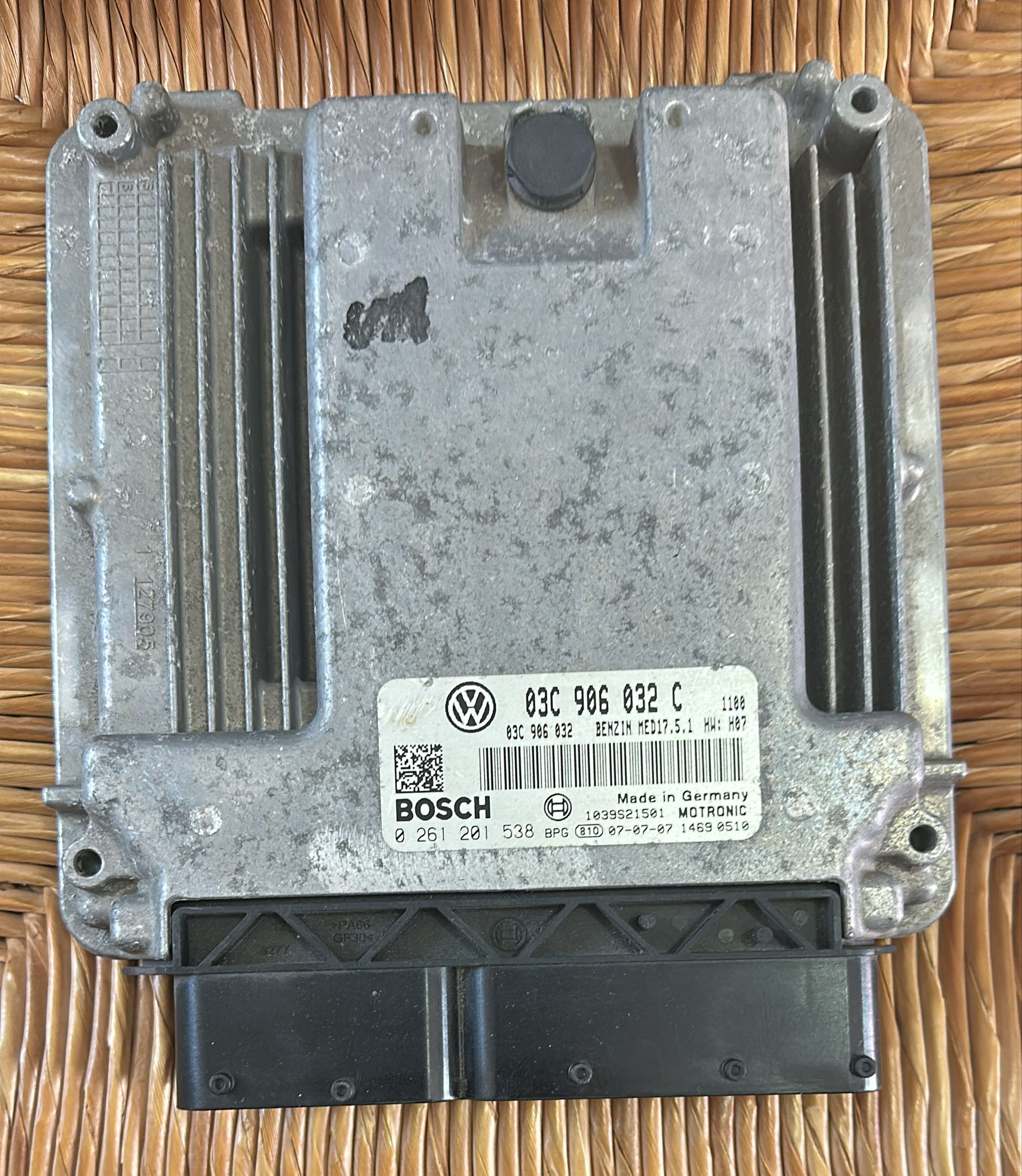 ECU centralina VW Touran 1.4 03C906032C 0261201538 MED17.5.1 BMY 1037506722 1037508569