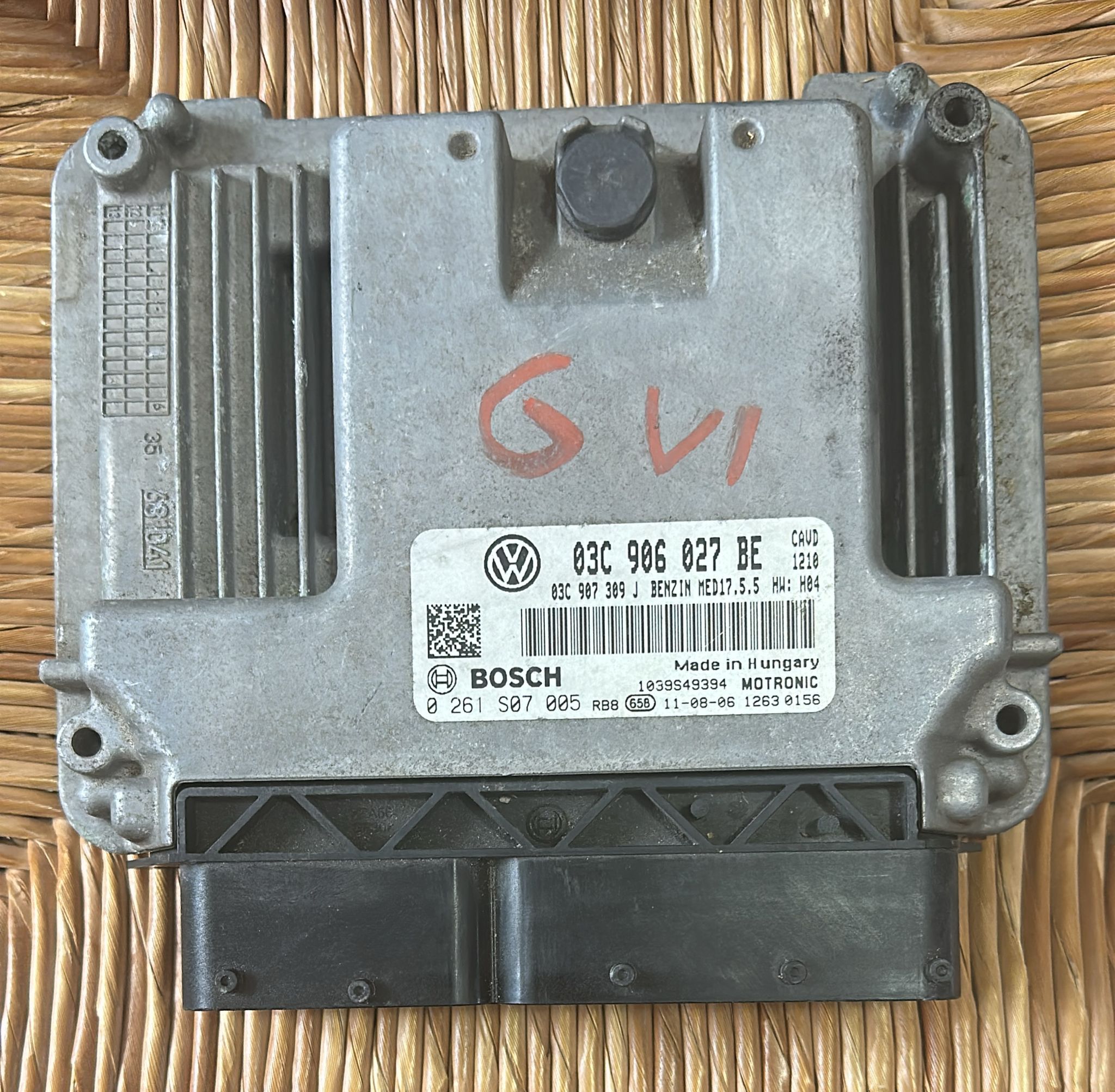 ECU  vw jetta 03c906027be 0261s07005 MED17.5.5 CAVD H04 1037512979