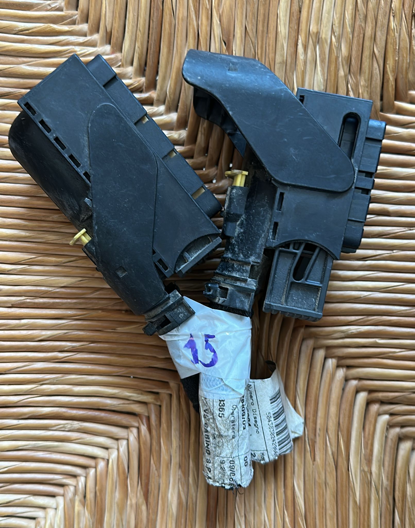 connettore /  Spinotto FIAT DUCATO 2.3 EURO4 504383024