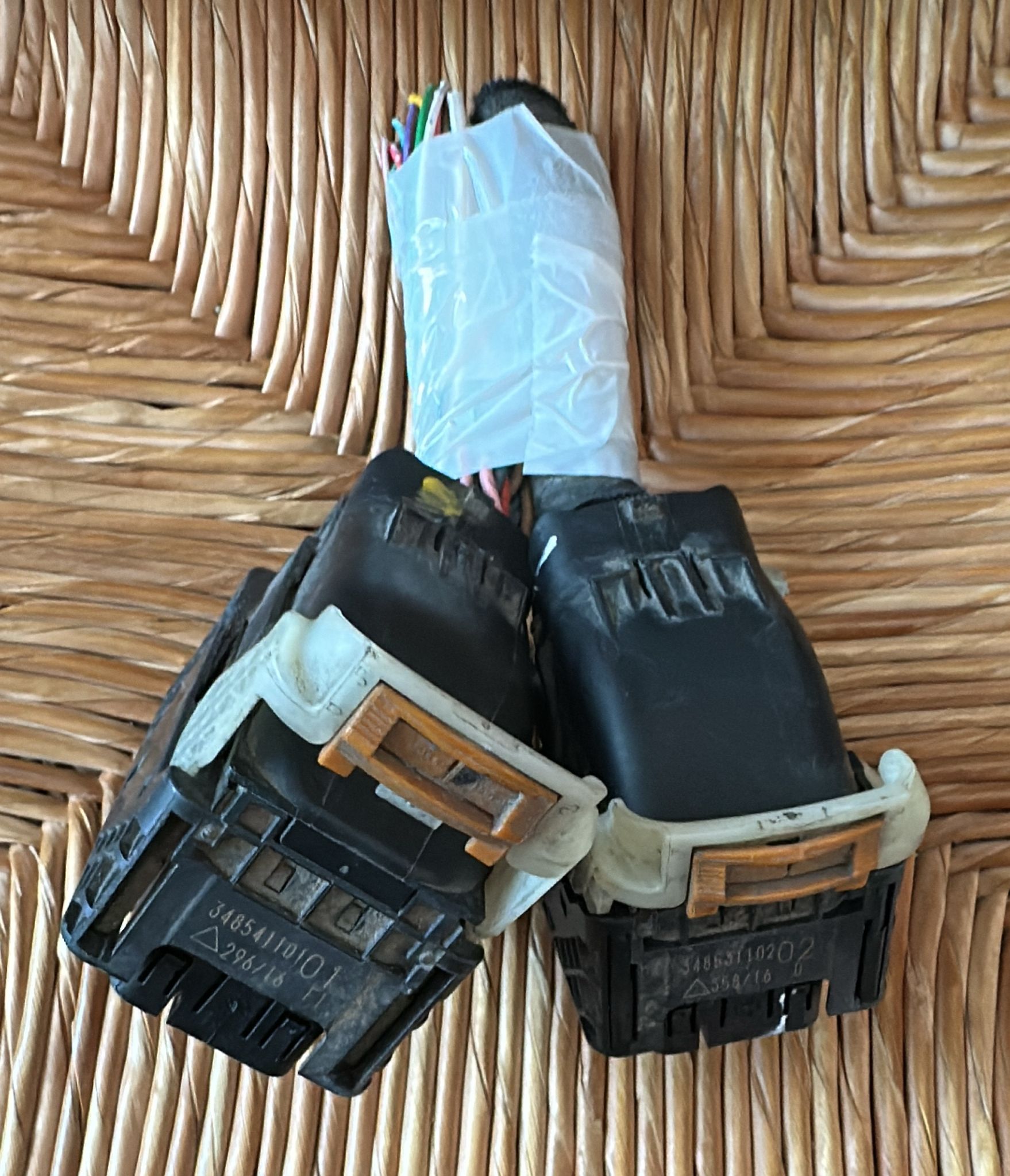 CONNETTORI 34854110101 / 34853110202 per PEUGEOT Partner 3° Ser 1.6 BH01 BOSCH 0281032456 9814182680 EDC 17C60