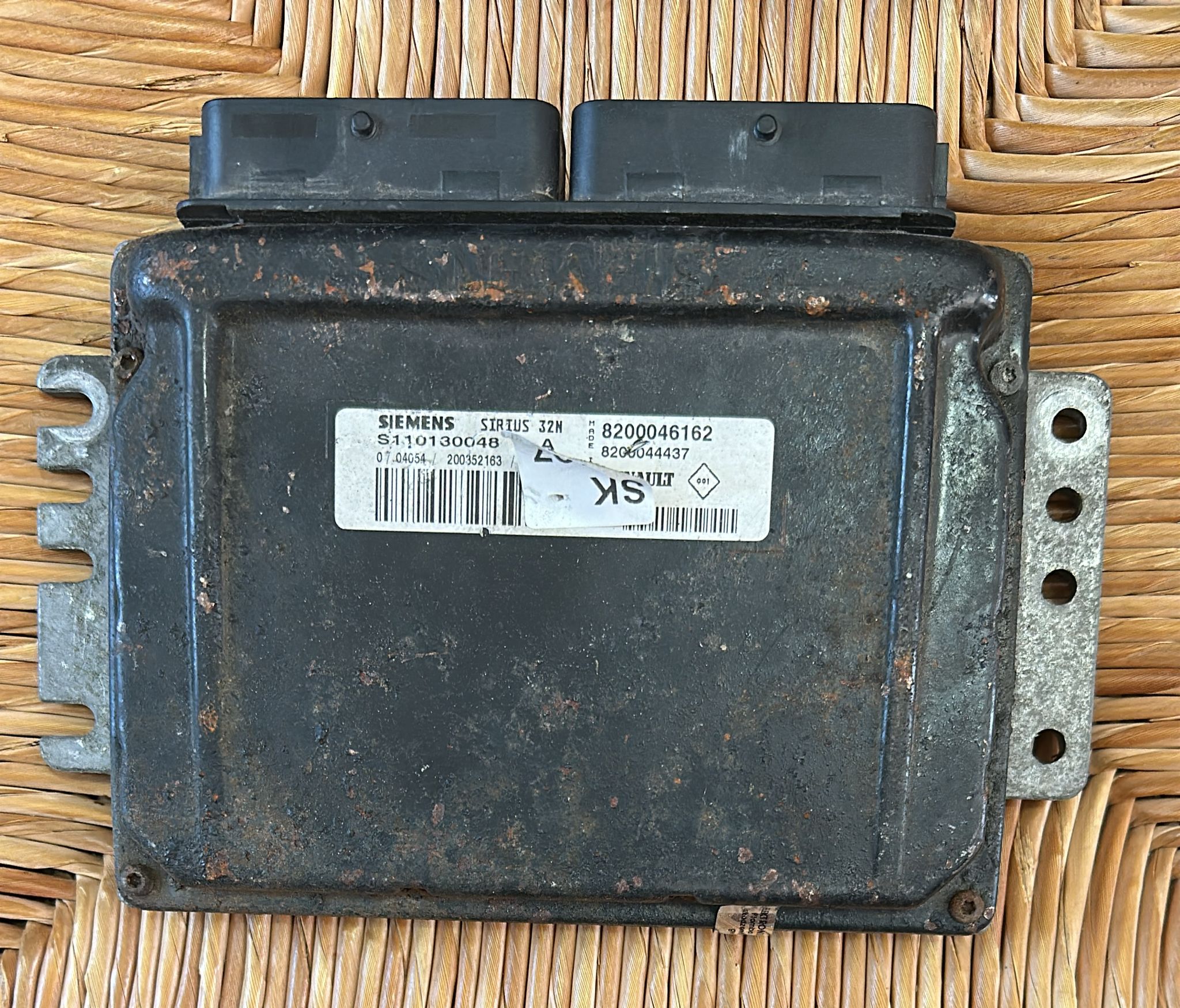 ECU Renault Megane 1.6 8200046162 S110130048A SIRIUS 32N 1.4B 16V 98CV
