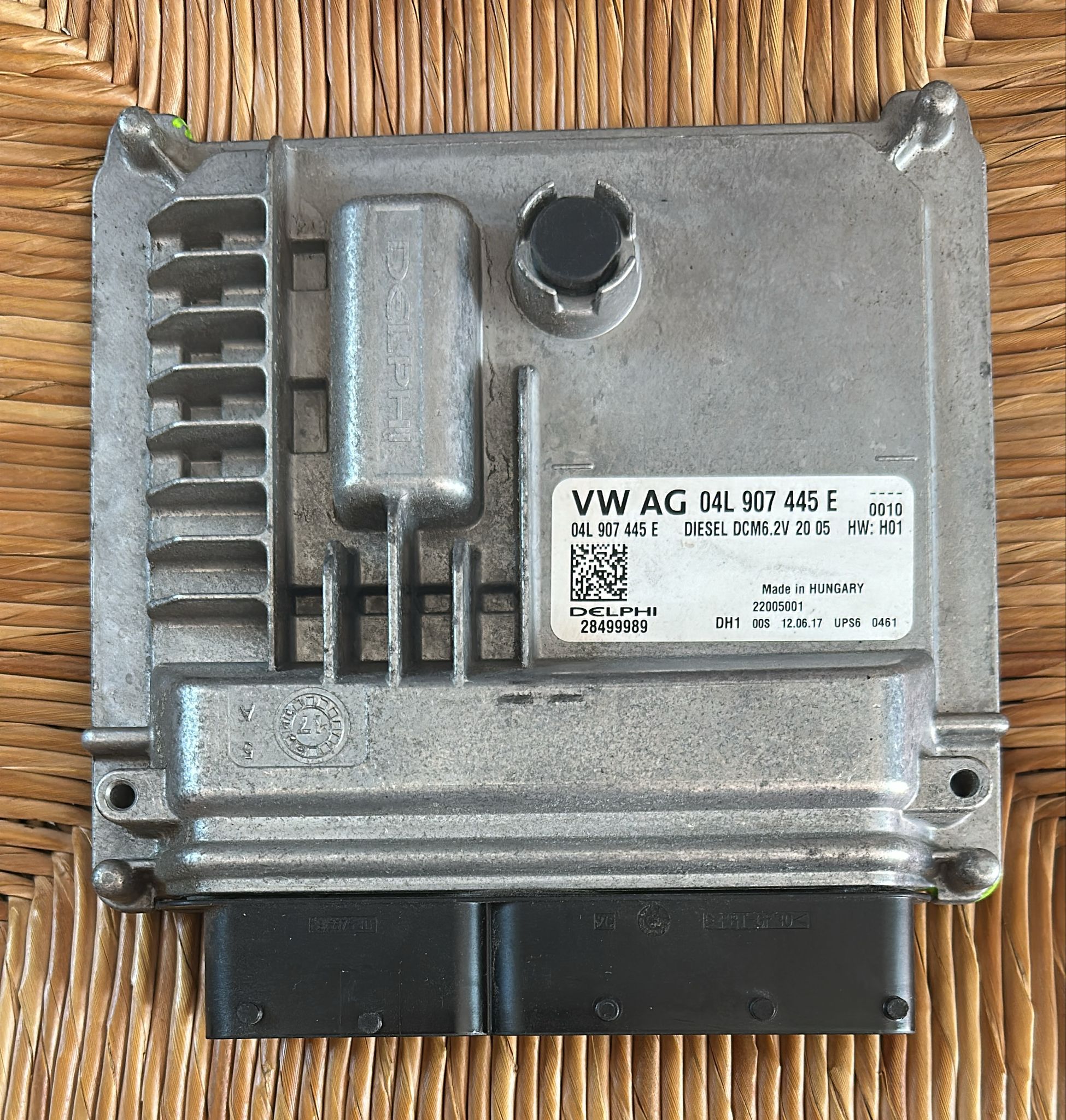 Ecu seat leon vw golf 7 delphi ag 04l907445e dcm6.2v HW: H01 28499989