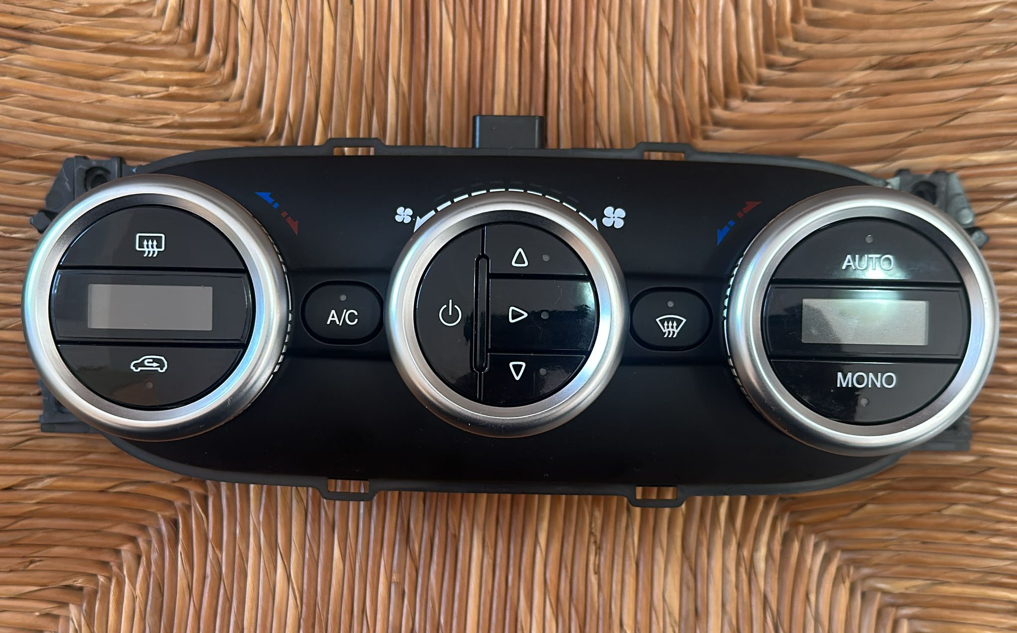 FIAT 500 L Centralina del climatizzatore AUTOMATICO 735579710