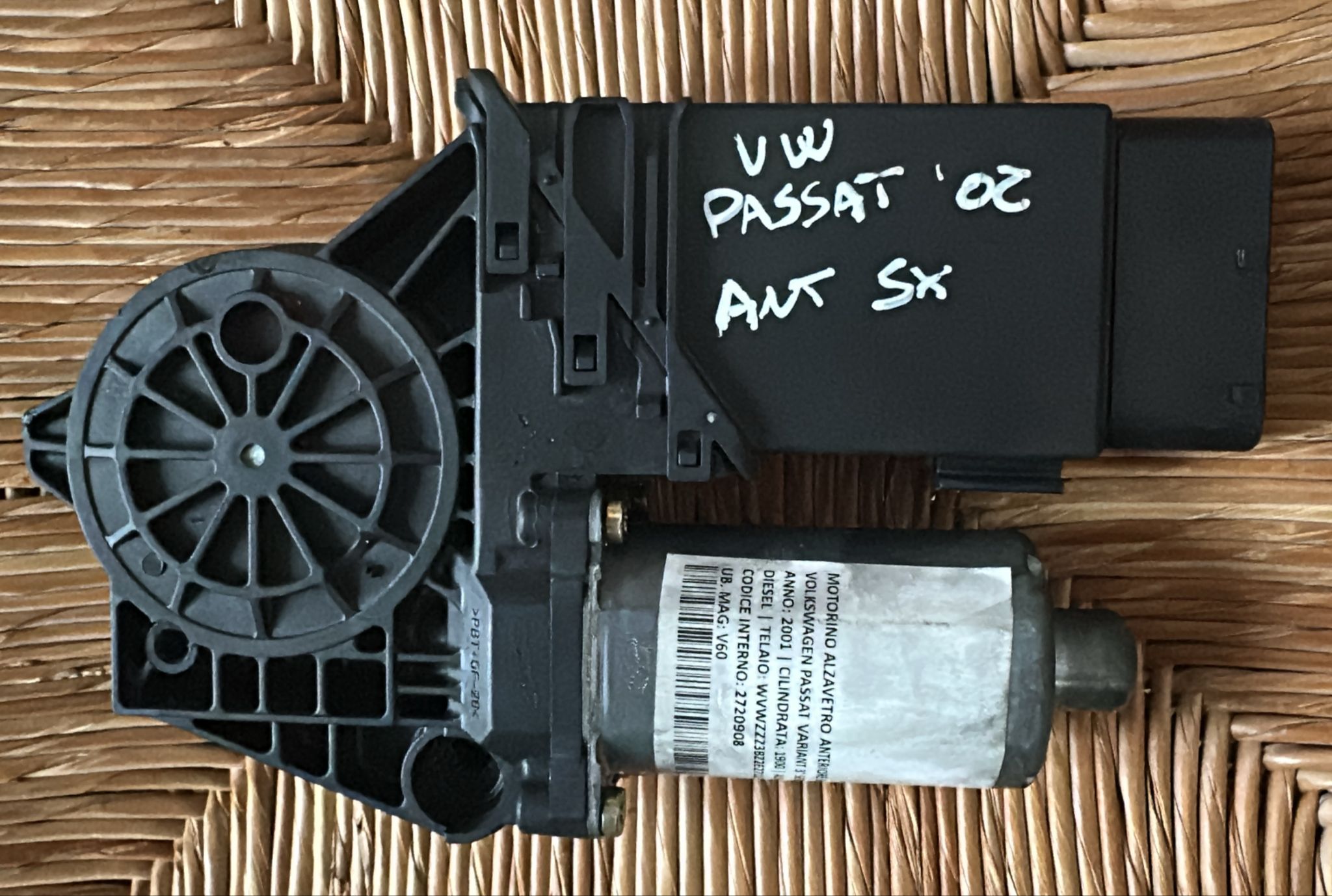 MOTORINO ALZACRISTALLO PORTA ANT. SX. VOLKSWAGEN GOLF 9776-105404-301