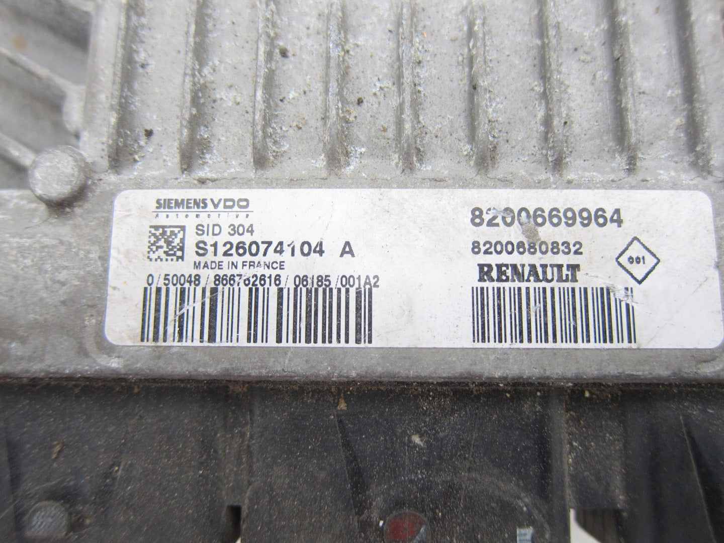 ECU Renault Clio III 8200669964 8200680832 S126074104 sid 304