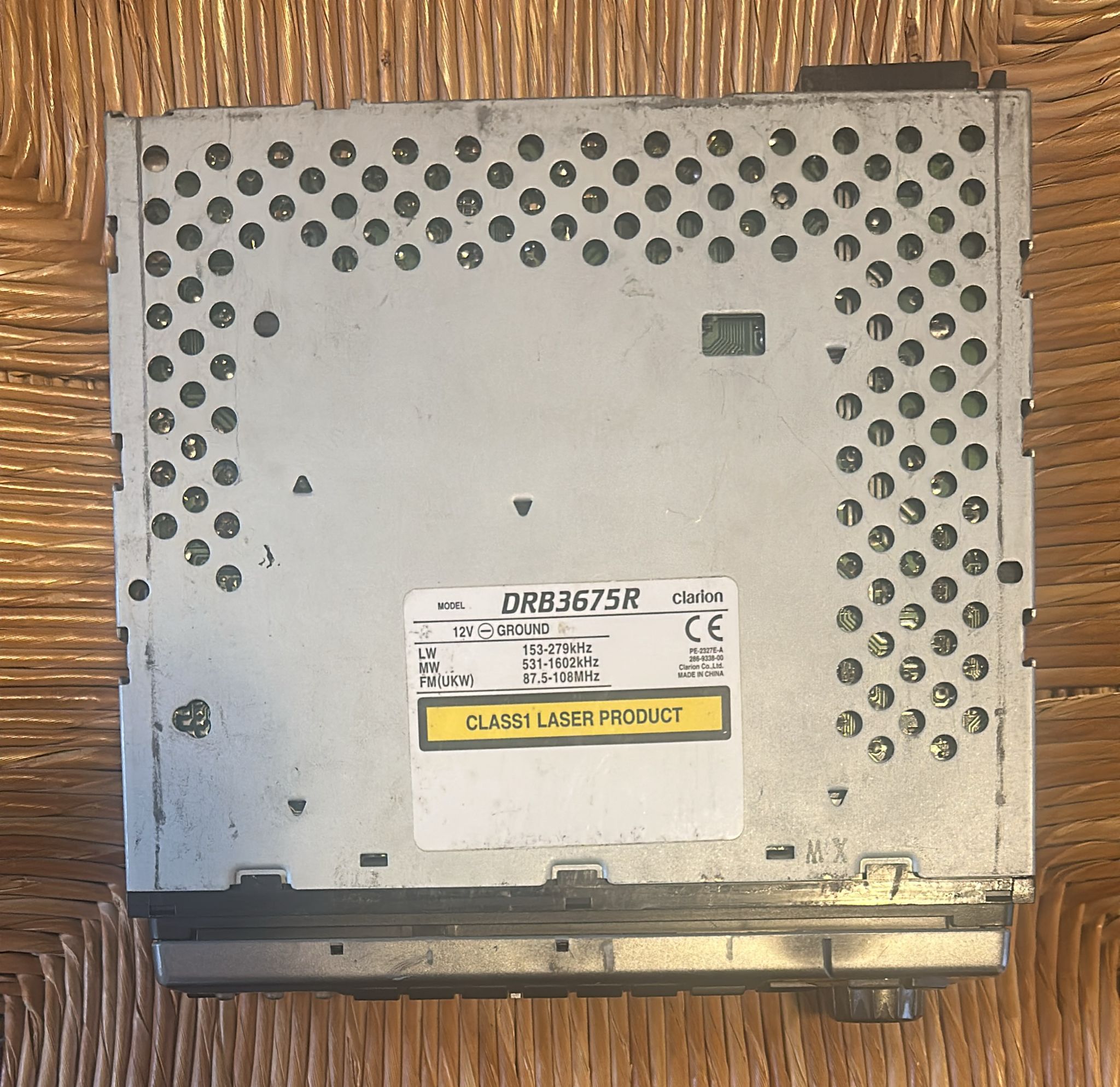 CLARION DRB3675R DRB 3675 R autoradio 12V LW 153-279kHz MW 531-1602kHz FM ( UKW ) 87.5-108MHz