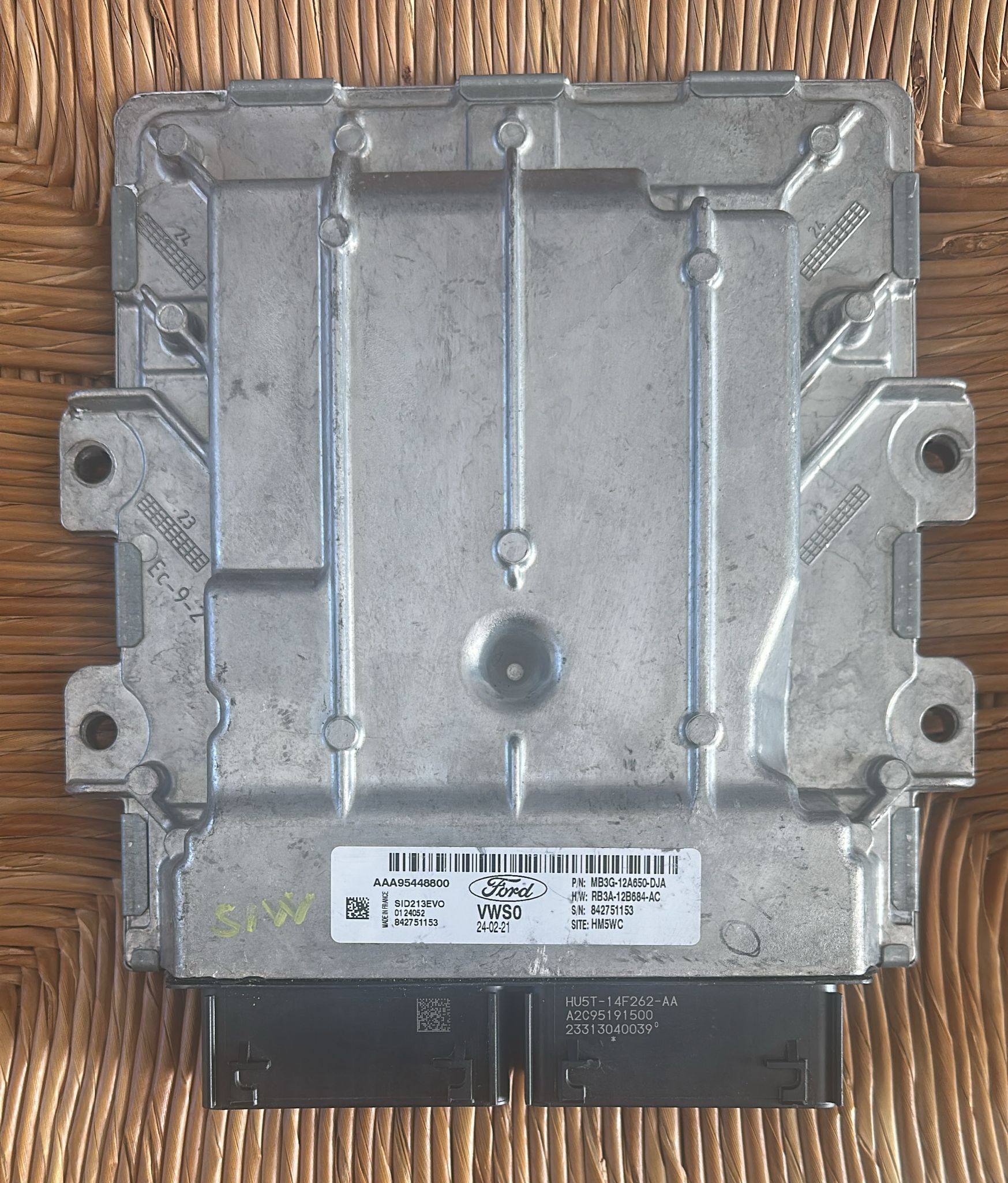 AAA95448800 SID213EVO 7ECOROE 0125232_.. 756289579 VWS0 25-06-20 PIN: MB3G-12A850-DJA HW: RB3A-12B584-AC