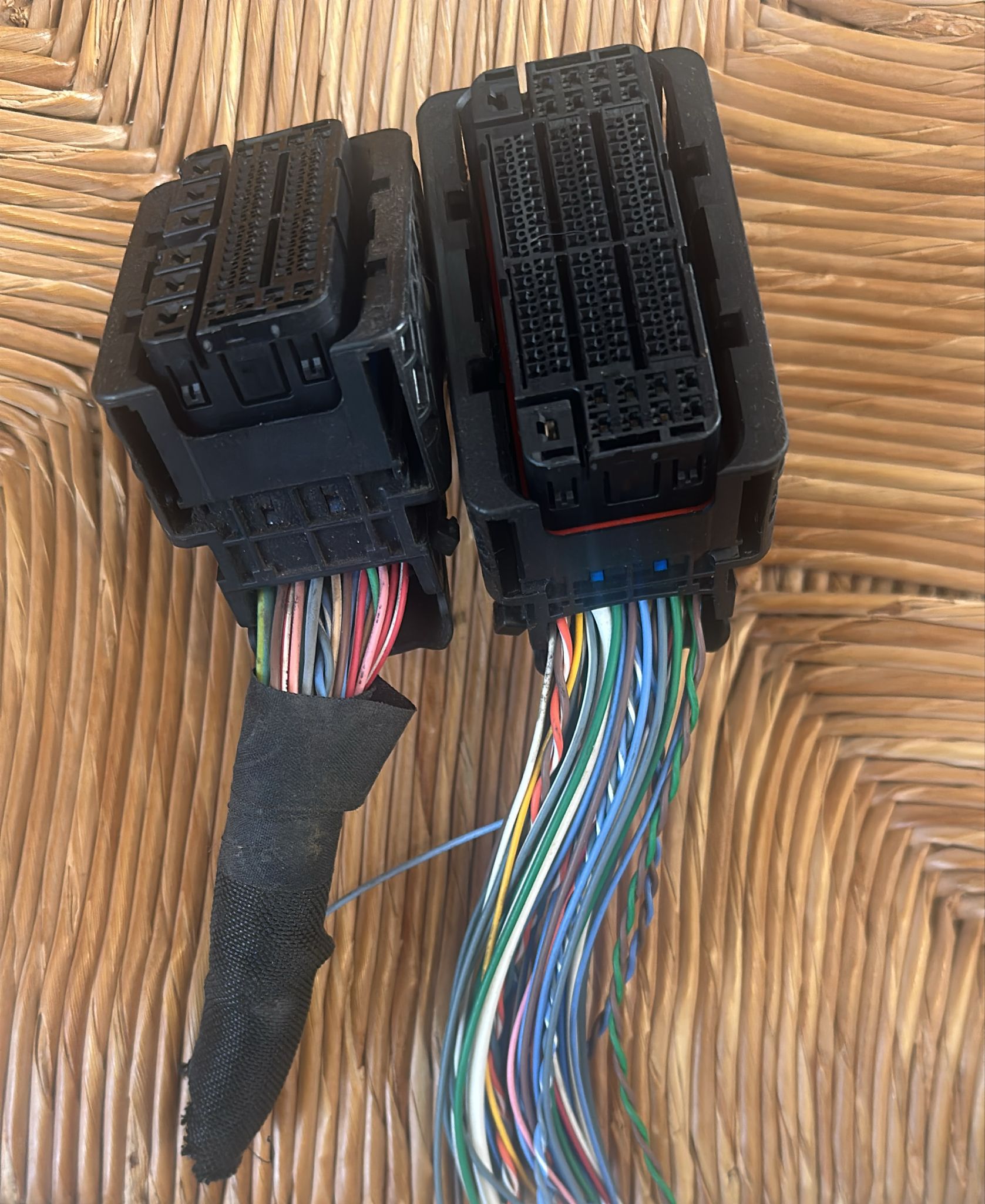 CONNETTORE SPINOTTI PEUGEOUT 208 V56.12 34854111313 34853012100