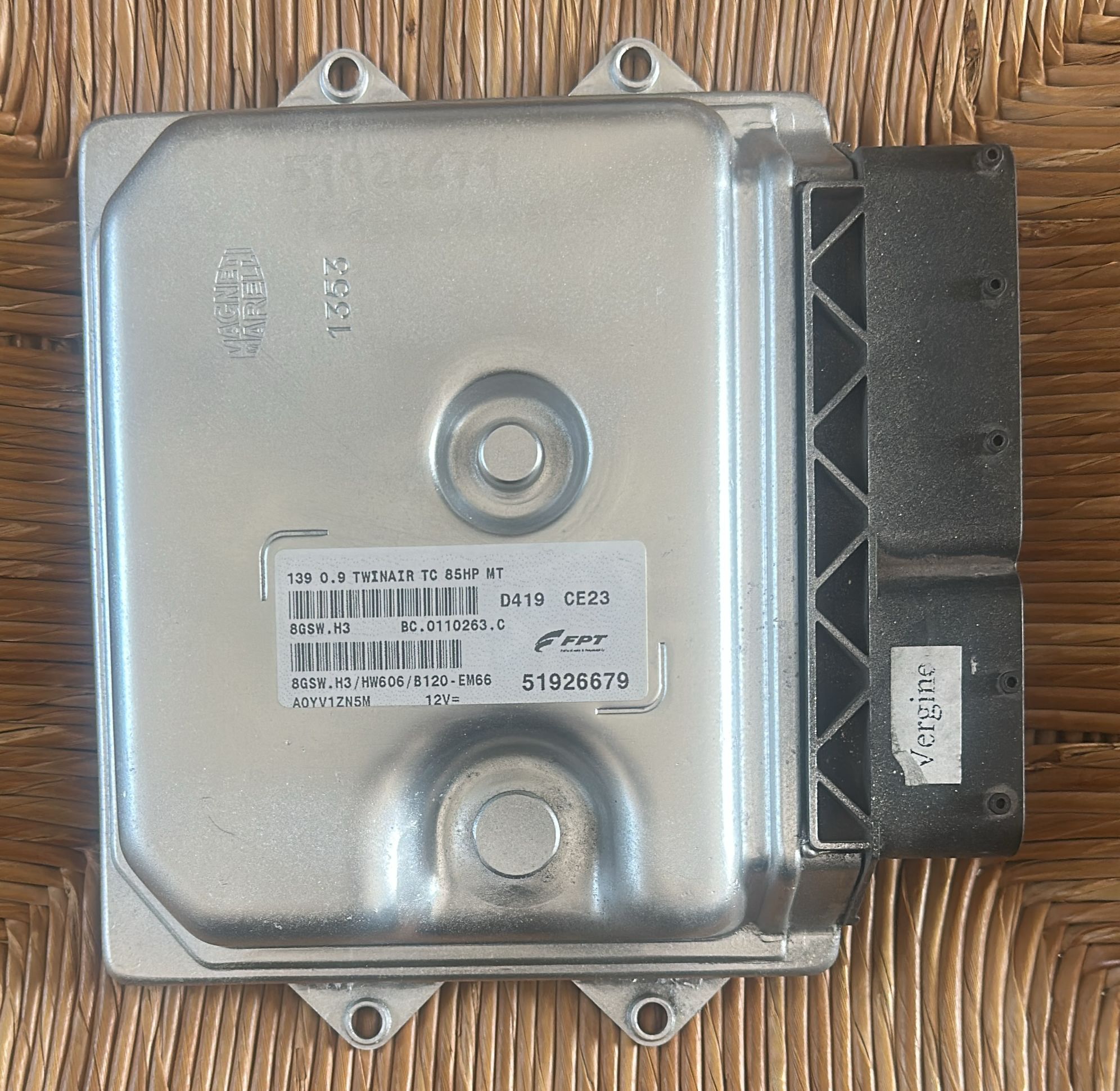 FIAT Panda TwinAir TC 0.9 ECU 51926679 8GSW8 H3 HW606