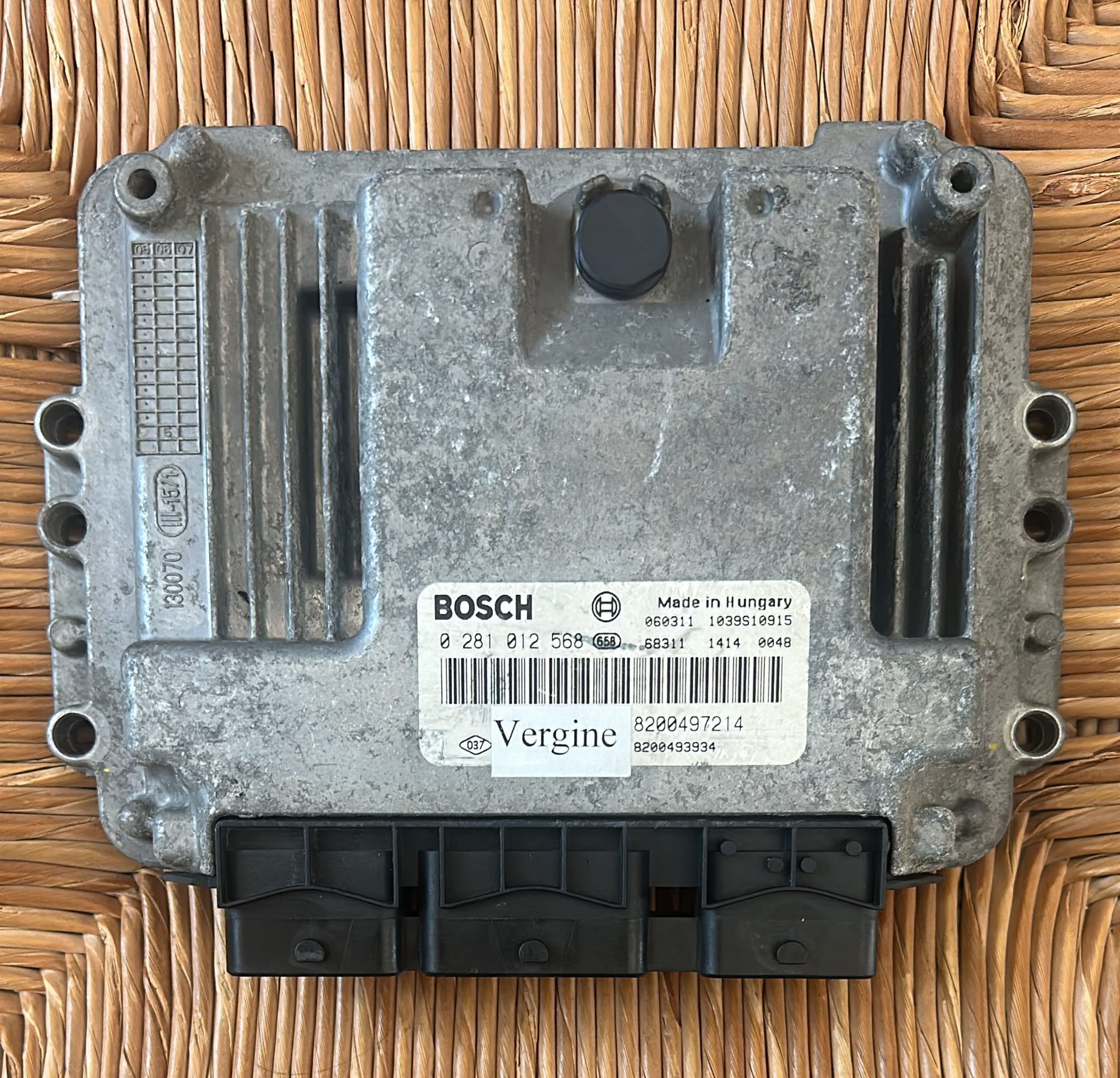 VAUXHALL VIVARO 1.9 DTI F9Q760 MANUAL ENGINE ECU 0281012568 / 8200497214  EDC15C13-6.1