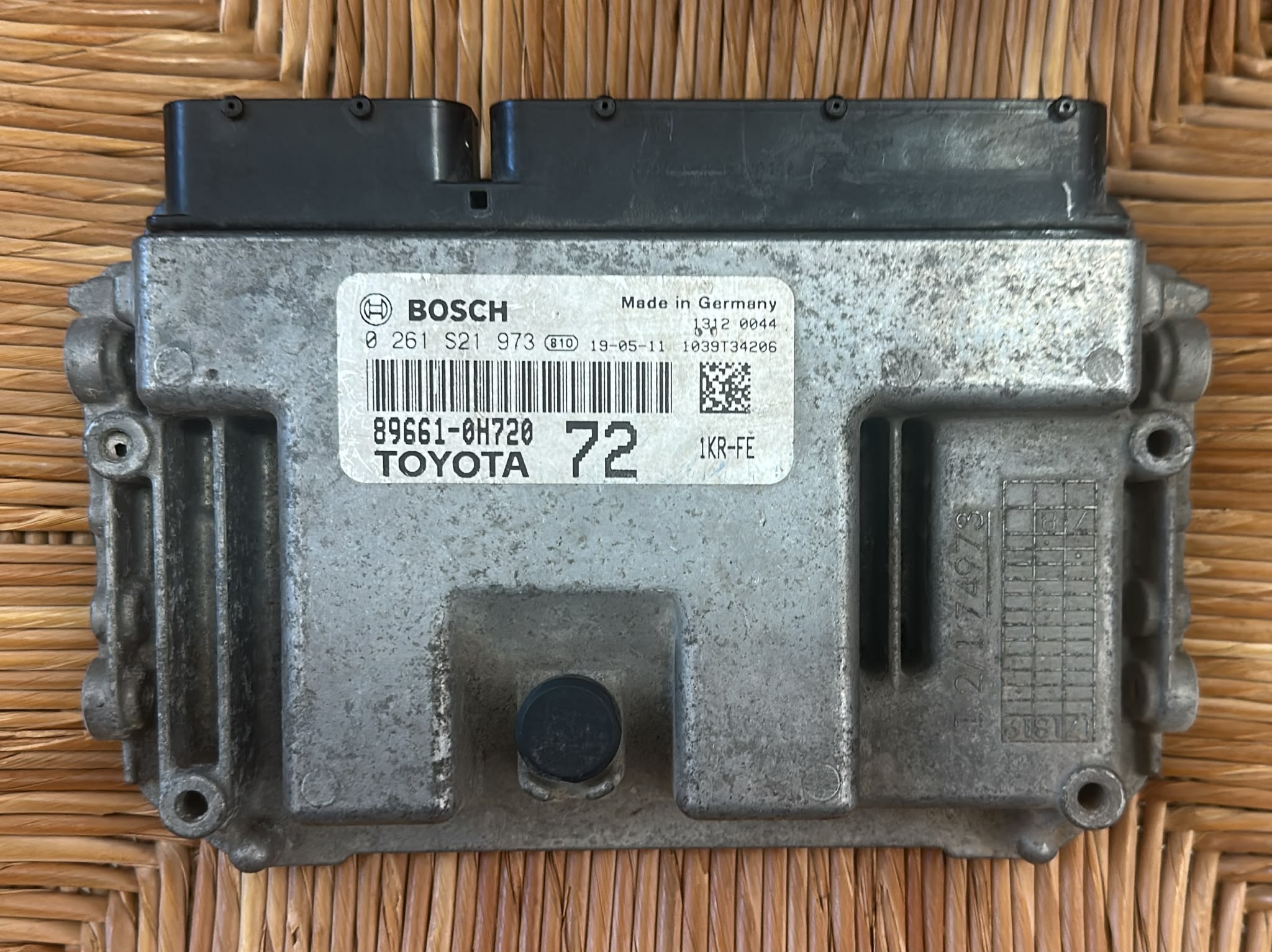 CENTRALINA MOTORE PER TOYOTA Aygo 3° Serie 89661-0H720 0261S21973 1KR benzina 9 ·
