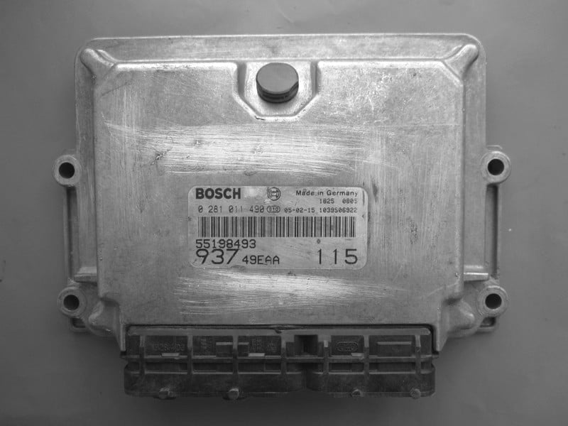 0281011490 55189420 Alfa 147 1.9 centralina motore Bosch EDC15C7-2.3